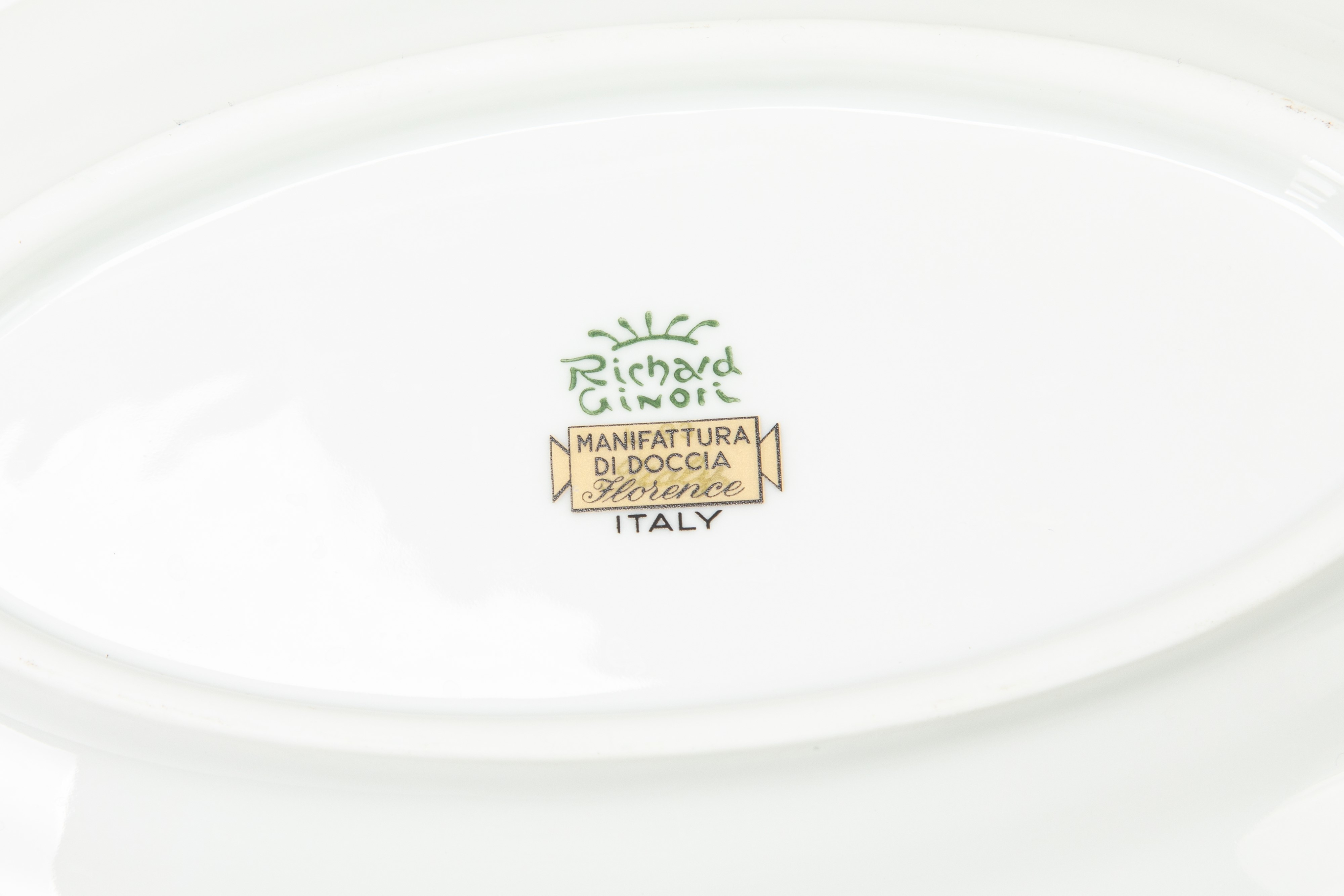 Servizio da Tavola in Porcellana a "galli Rossi". Doccia, Richard Ginori, Secolo XX