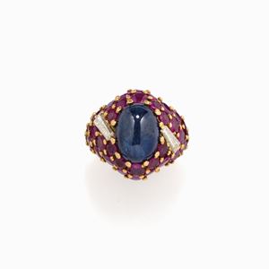 ANELLO IN ZAFFIRO, DIAMANTI E RUBINI, LU