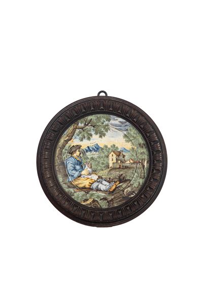 Castelli, Piatto istoriato in maiolica policroma, secolo XVIII