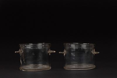 Coppia di bowls in vetro, secolo XVIII