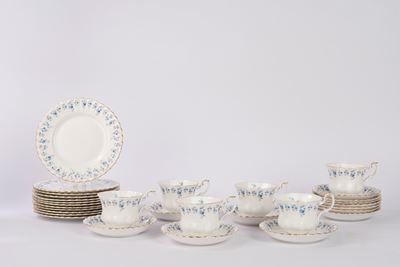 Royal Albert Memory Lane, Servizio da tè in porcellana bianca decorata con non-ti-scordar-di-me (...