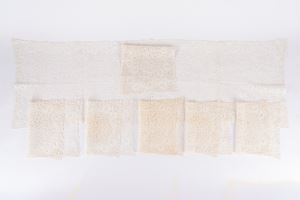 Runner and six placemats in Venetian lace