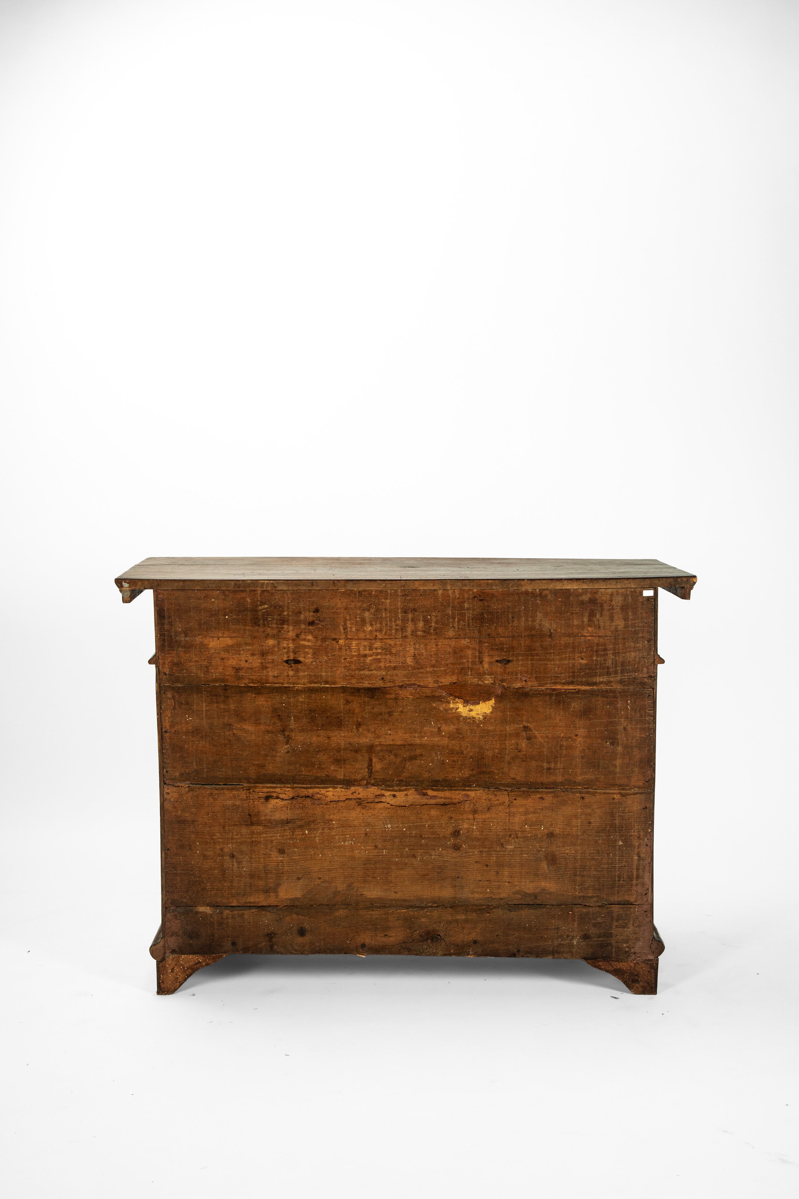 Credenza in noce a due ante e due cassetti pannellati, XVII secolo