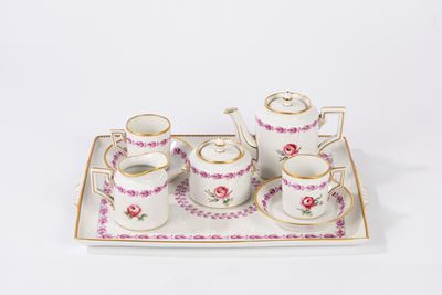 Richard Ginori, Servizio da caffè tete-a-tete in porcellana con vassoio e accessori