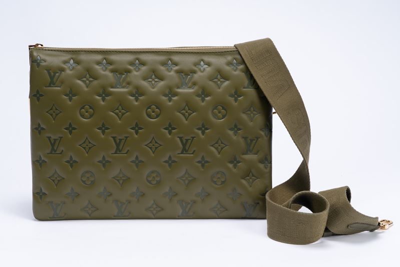 Louis Vuitton - Borsa in pelle monogram goffrata verde oliva, tracolla regolabile staccabile