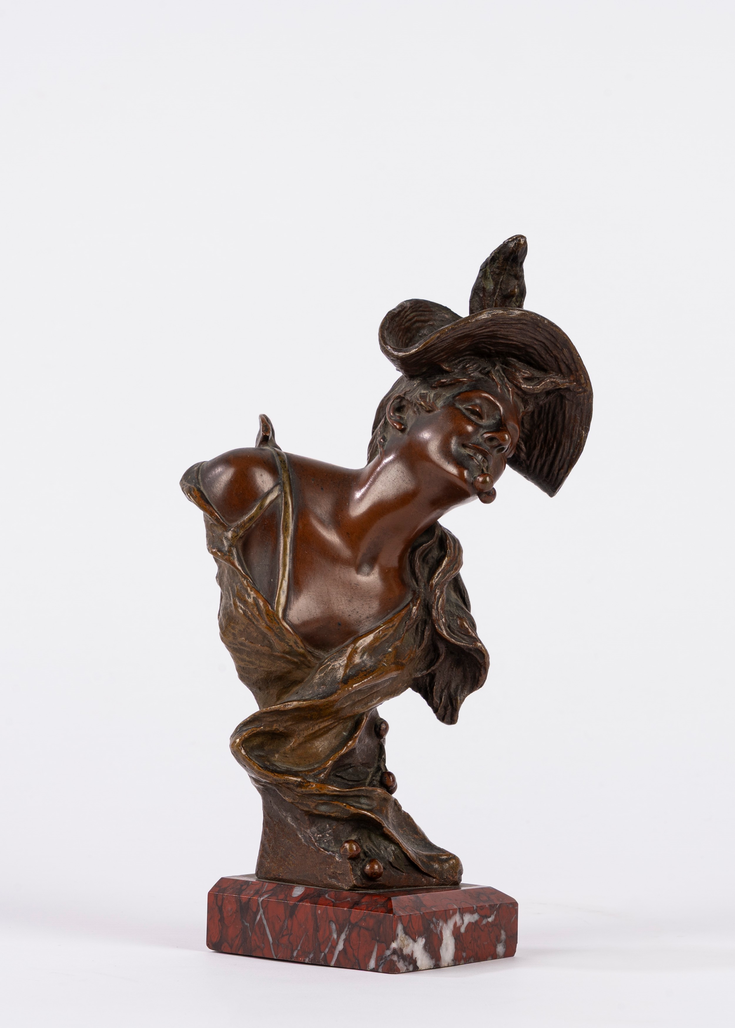 Georges Van Der Straeten - Estate, scultura in bronzo su base in marmo rosso