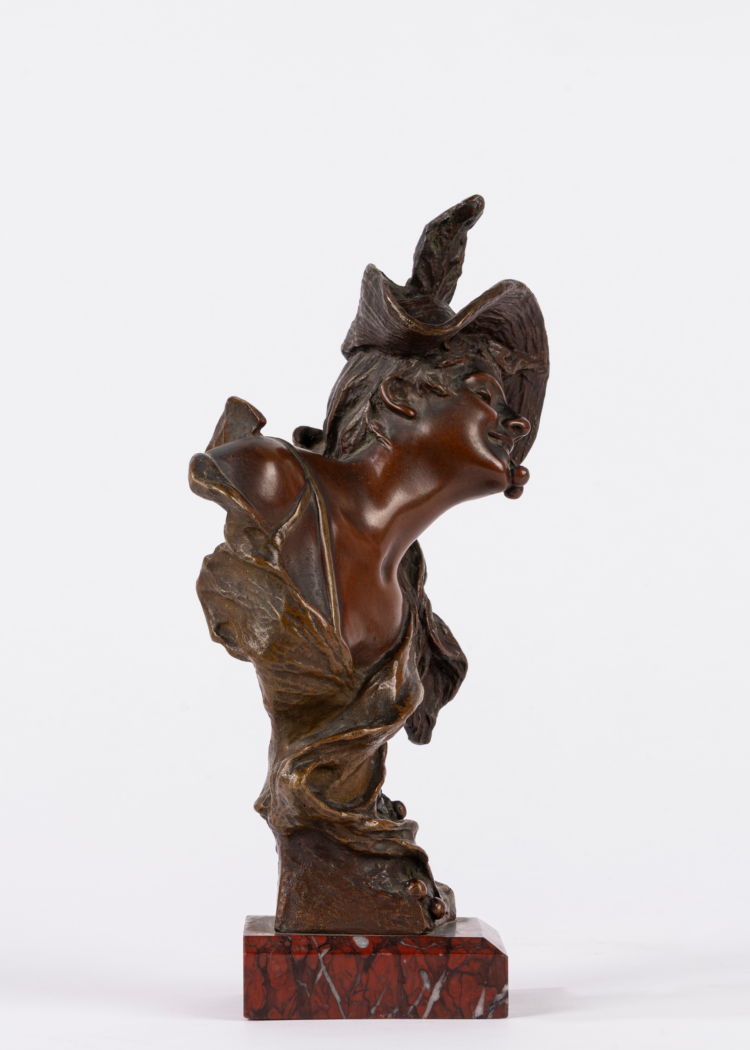 Georges Van Der Straeten - Estate, scultura in bronzo su base in marmo rosso