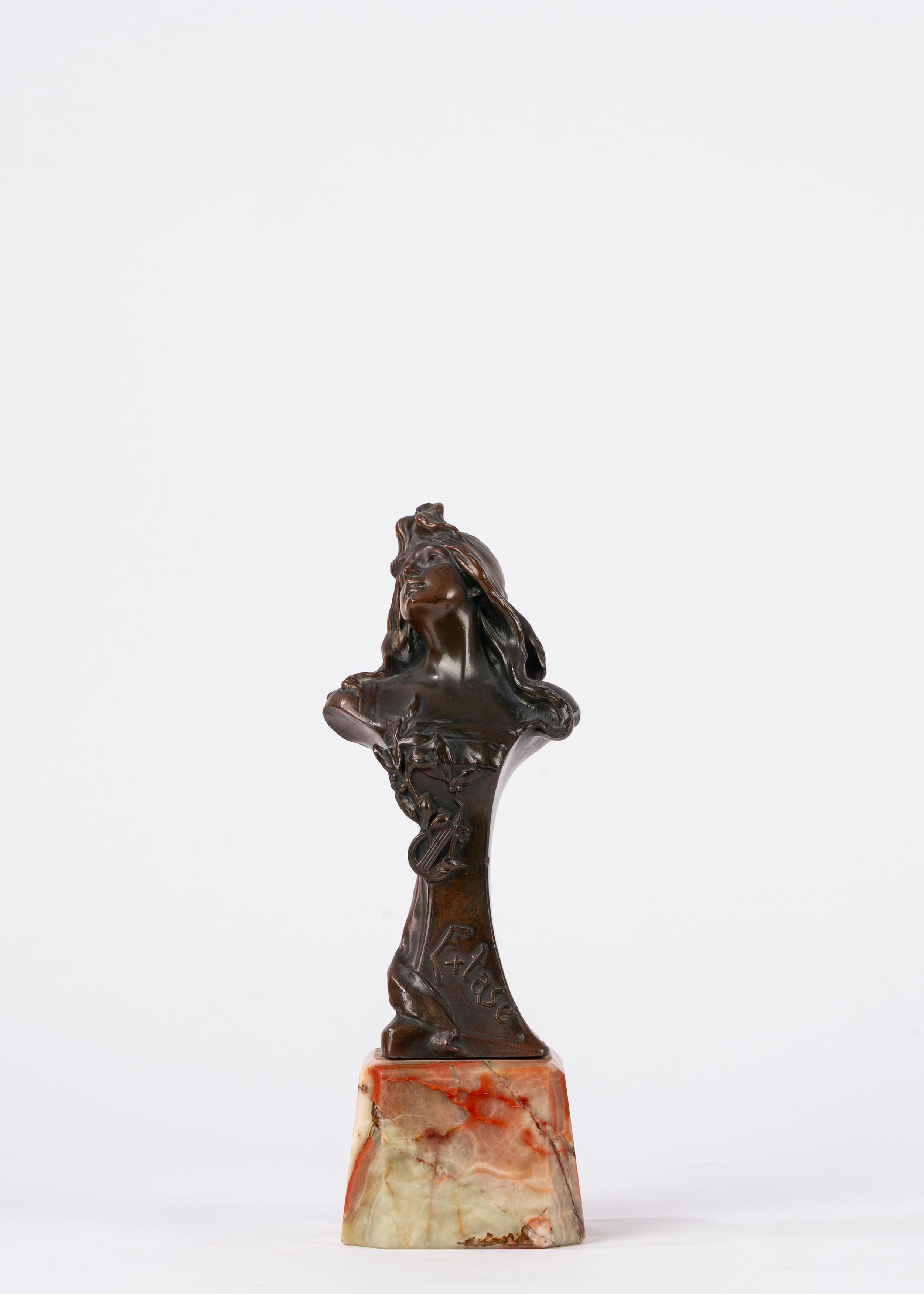 Scuola Francese, Fine XIX - Inizi XX Secolo - Scultura in bronzo su base in onice, Extase