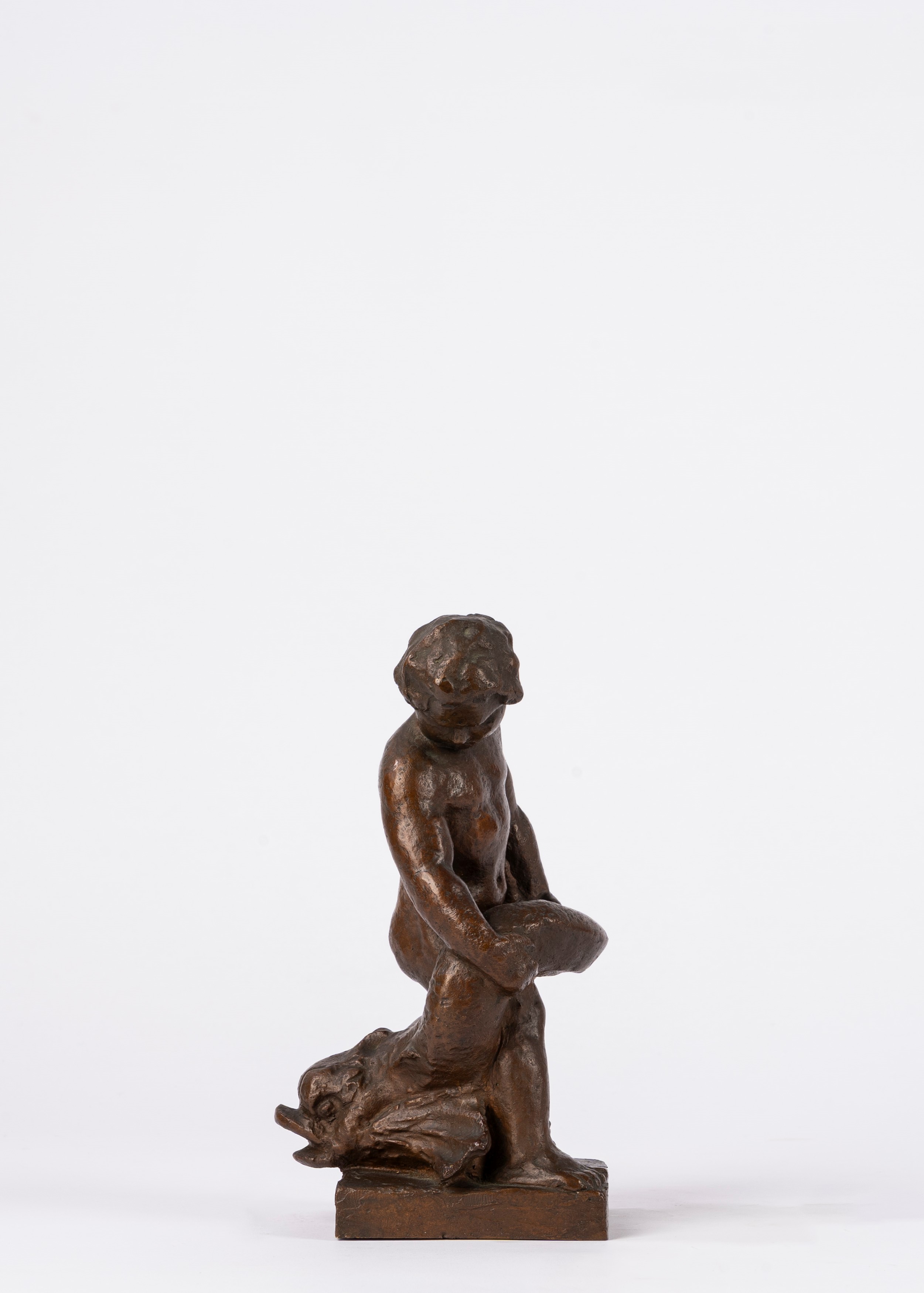 Scuola Italiana del XX Secolo - Putto con delfino (scultura in bronzo)
