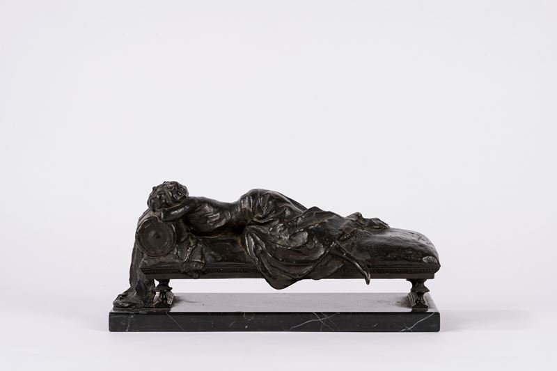Torquato Tamagnini - La dormiente (scultura in bronzo su base in marmo nero)