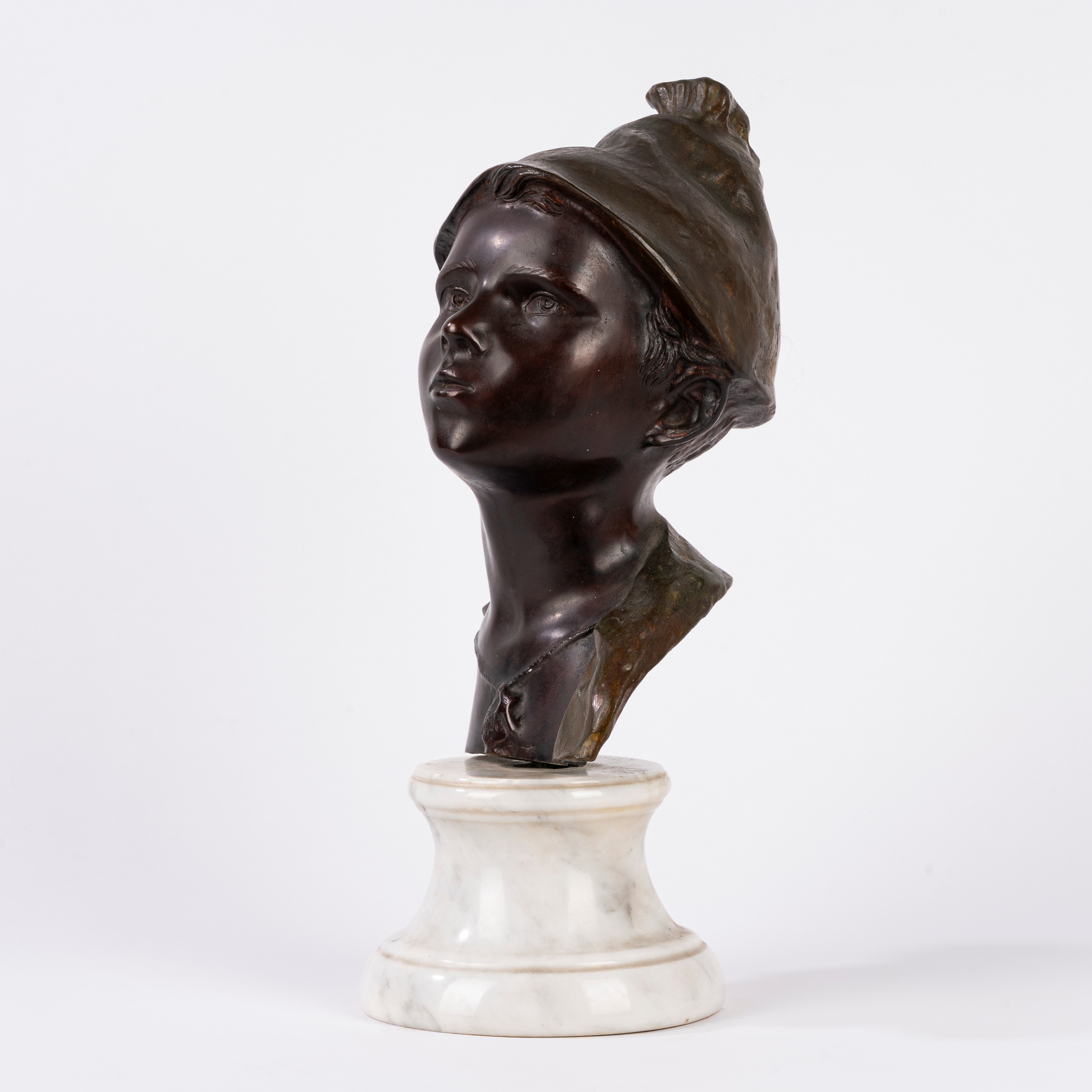 Giovanni De Martino - Scugnizzo in bronzo su base in marmo