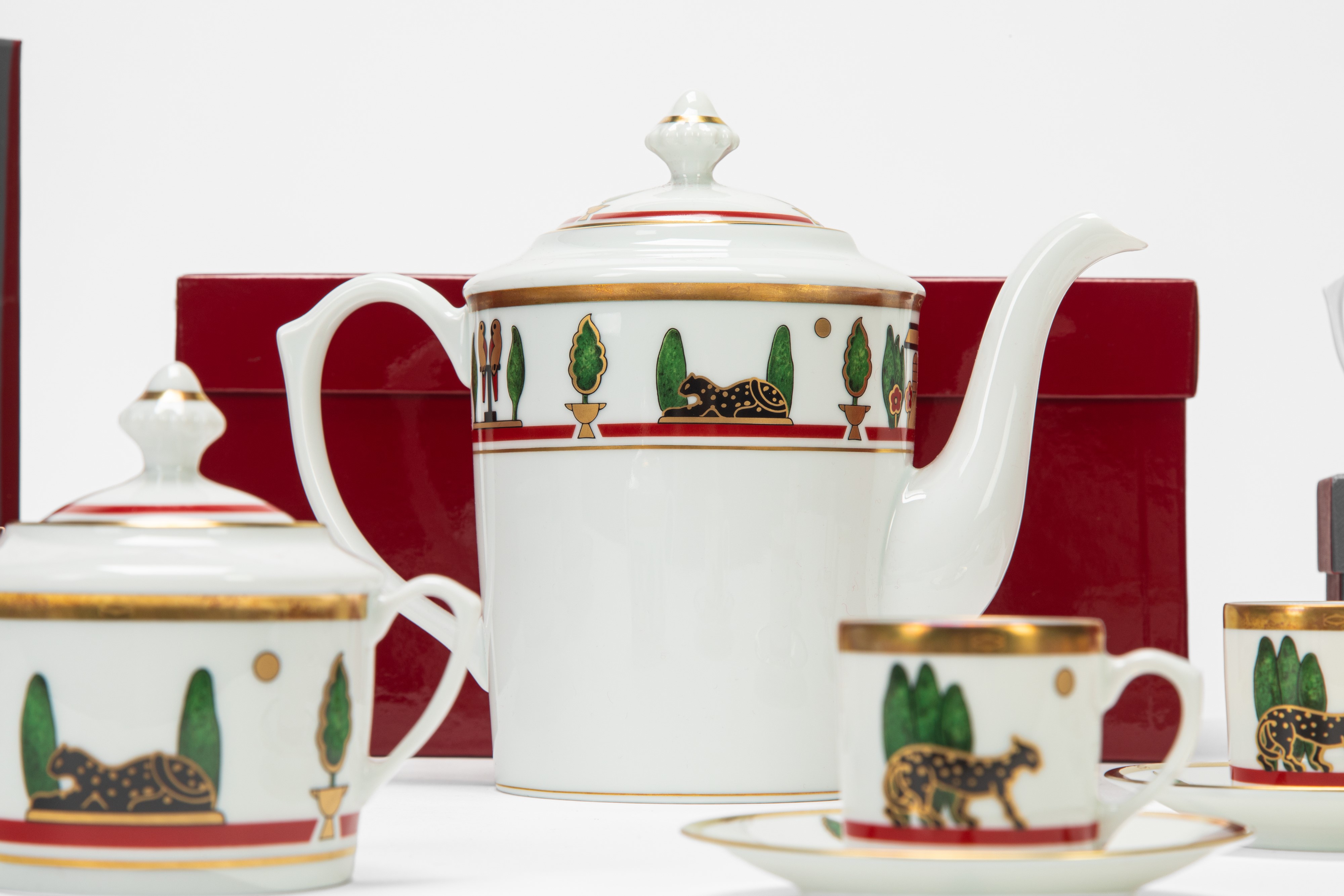 Servizio da Caffè e Tè "panthère" in Porcellana. la Maison De Louis Cartier, Limoges, Francia, 19...