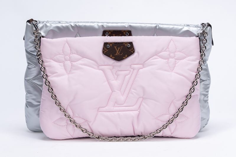 Louis Vuitton - Borsa Pillow Multi-Pochette, in ECONYL rosa e grigio metalizzato