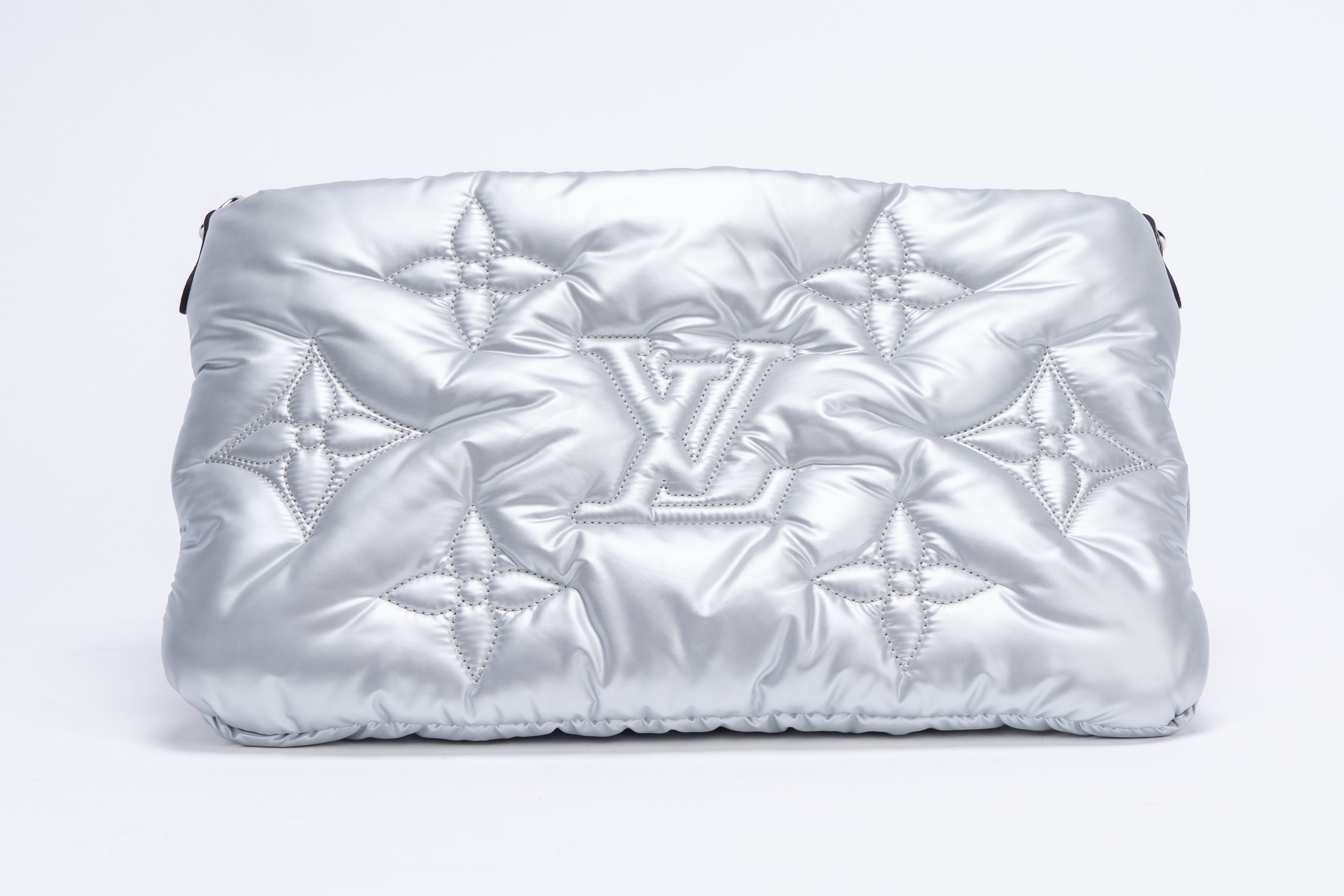 Louis Vuitton - Borsa Pillow Multi-Pochette, in ECONYL rosa e grigio metalizzato
