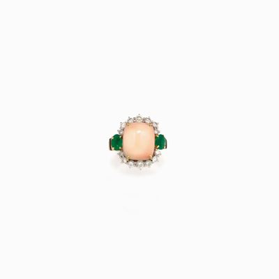 Anello in Corallo Smeraldi e Diamanti in