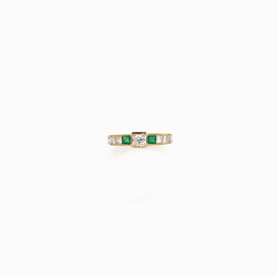 Anello in Diamanti e Smeraldi, Lunati in