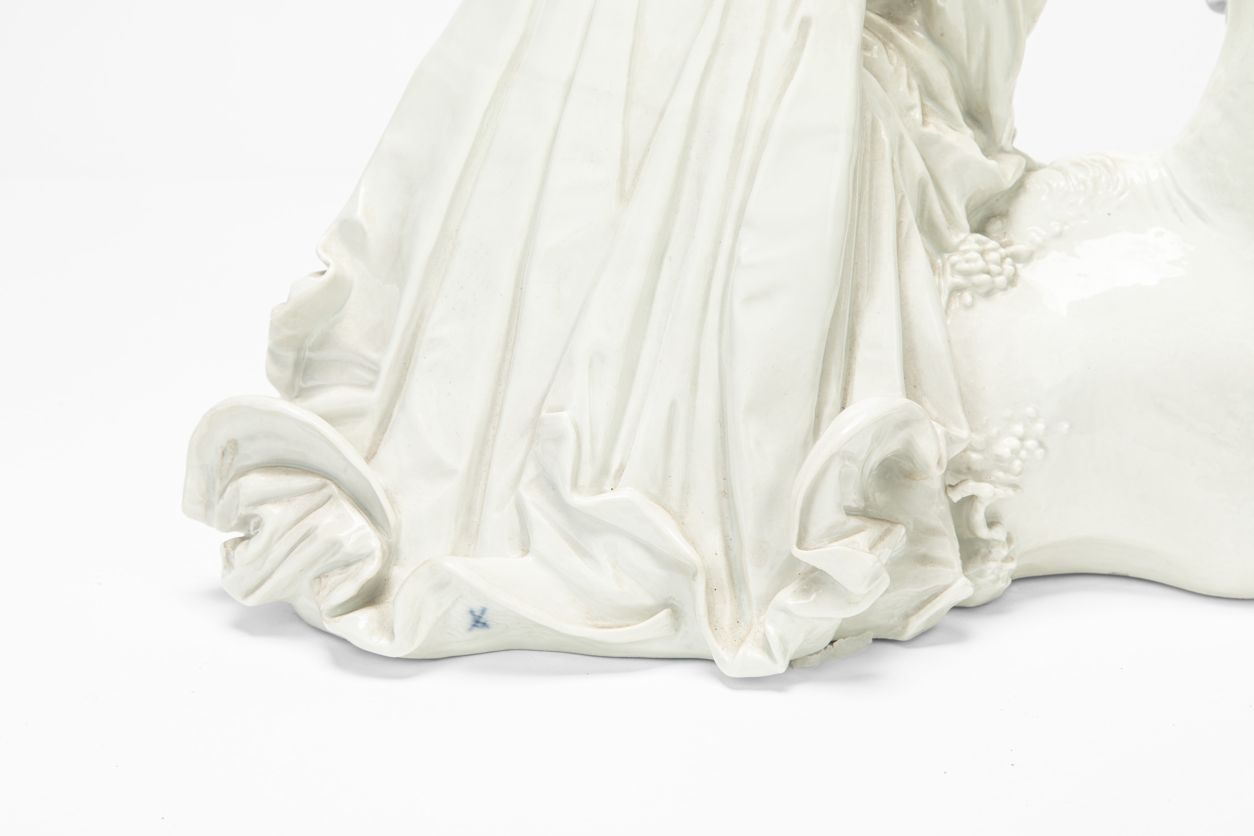 Paul Scheurich, Dama su cerva (modello), statuetta in porcellana Meissen, XX secolo