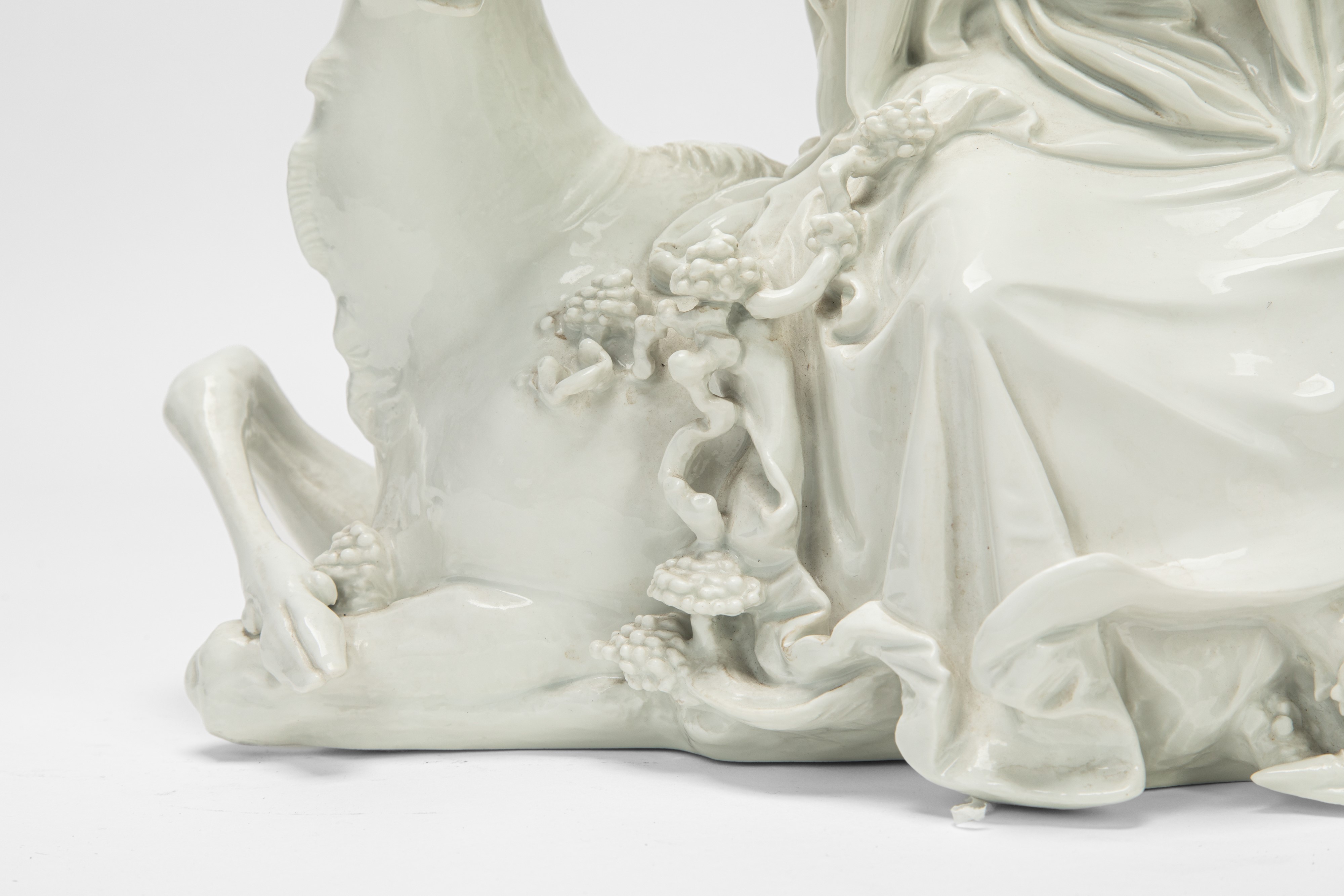 Paul Scheurich, Dama su cerva (modello), statuetta in porcellana Meissen, XX secolo