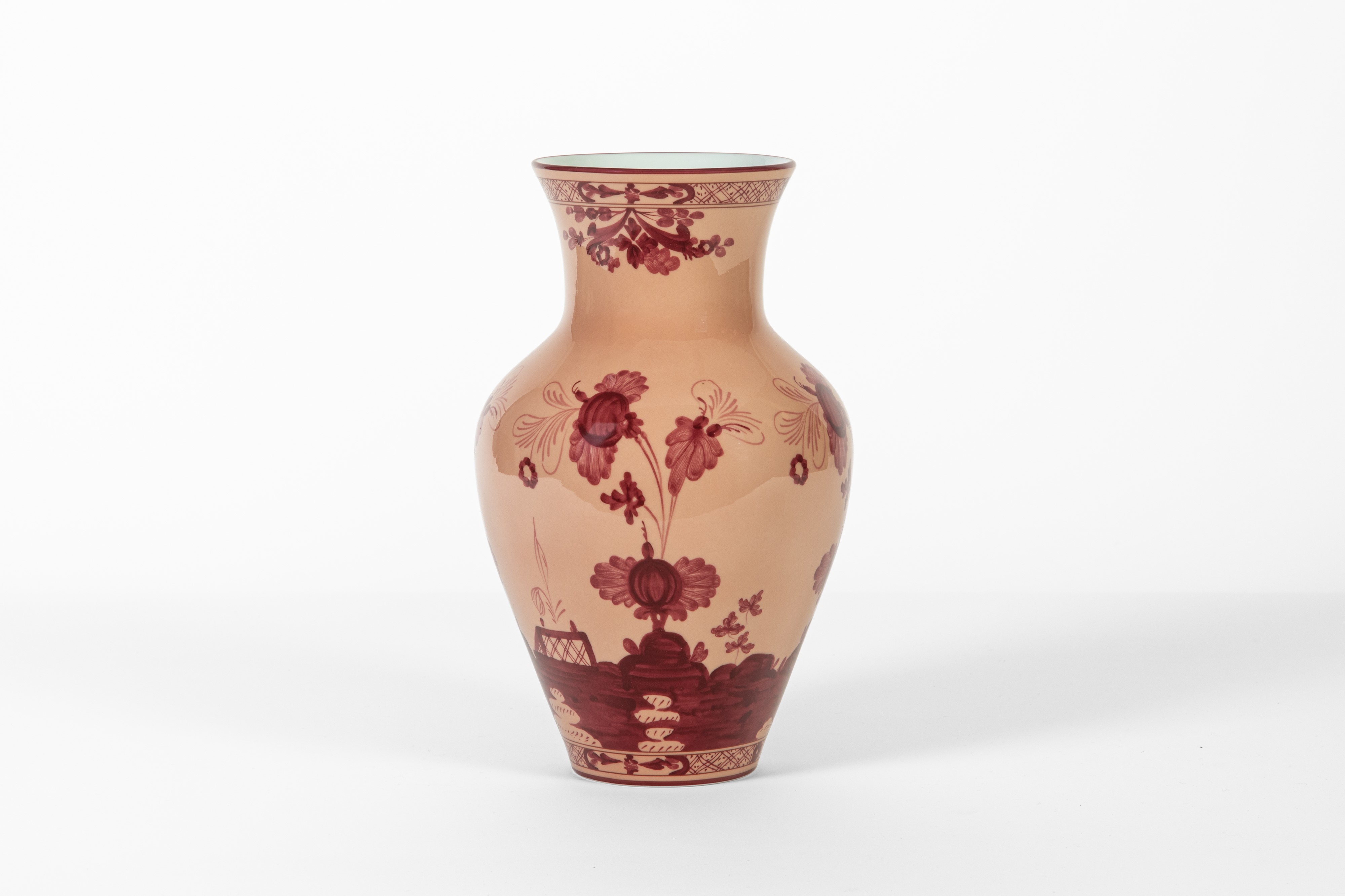 Richard Ginori, Vaso Ming vermiglio “Oriente Italiano” in porcellana, decorazione a garofano
