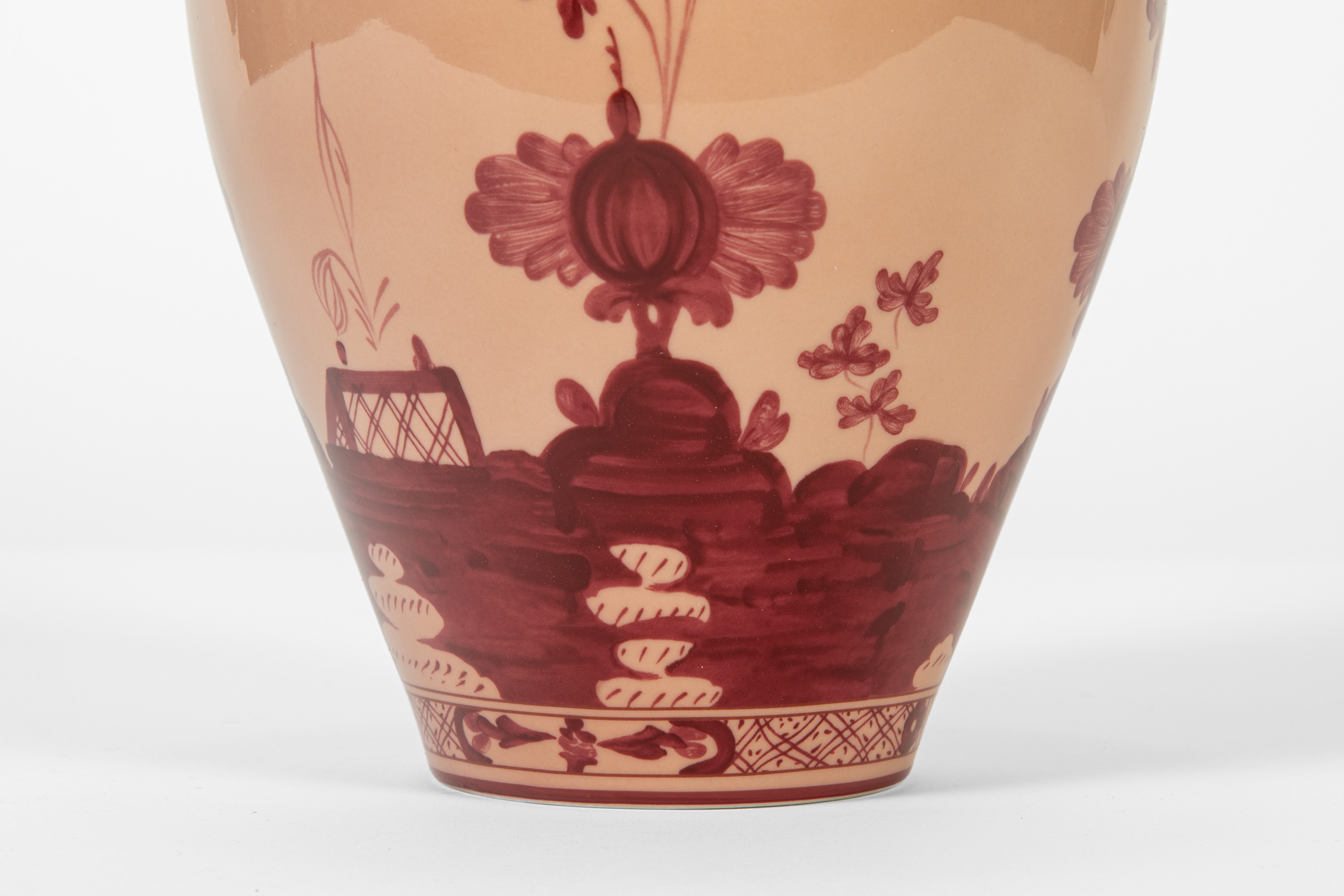 Richard Ginori, Vaso Ming vermiglio “Oriente Italiano” in porcellana, decorazione a garofano