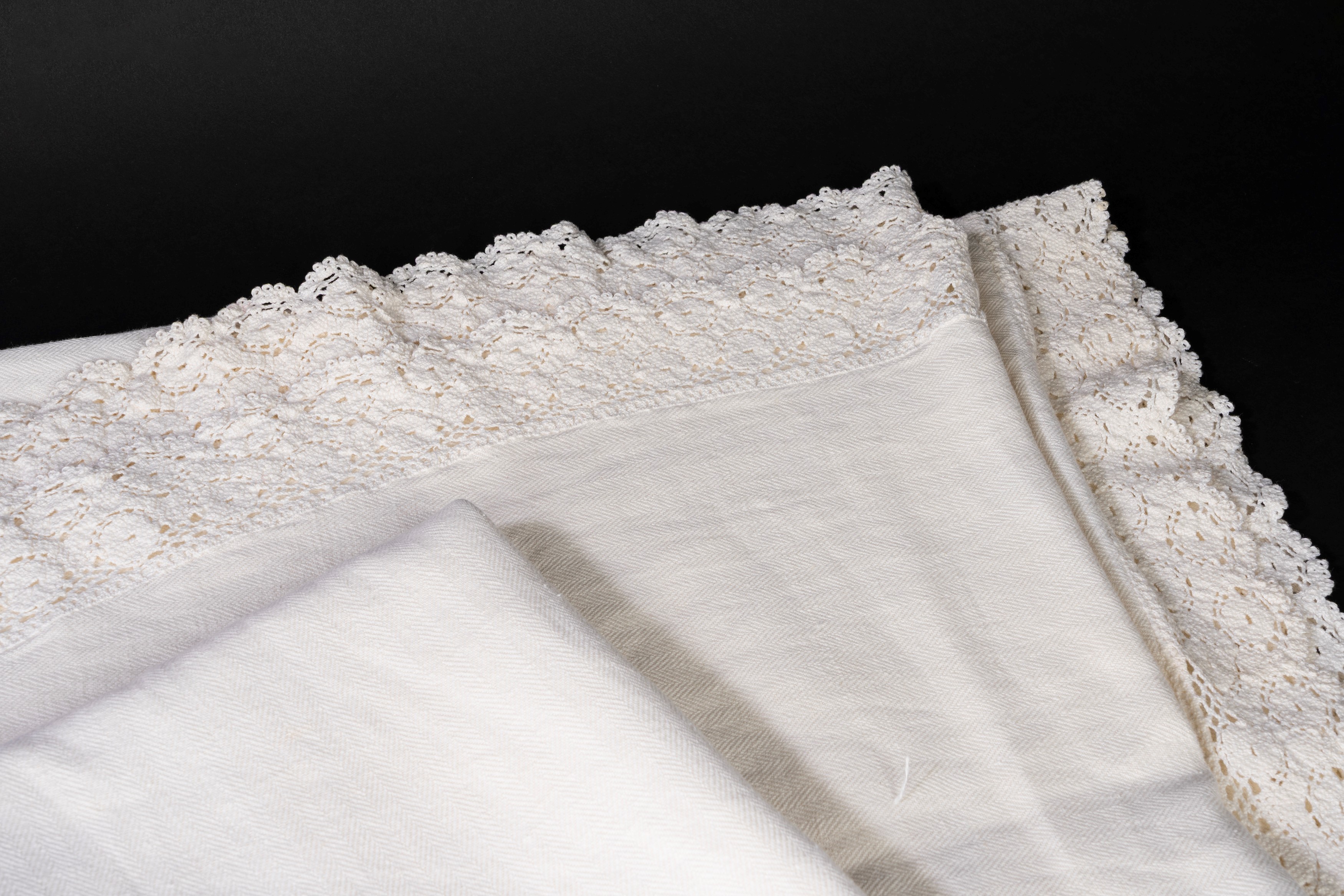 Tovaglia circolare in cotone con bordo in pizzo, diametro 218 cm
