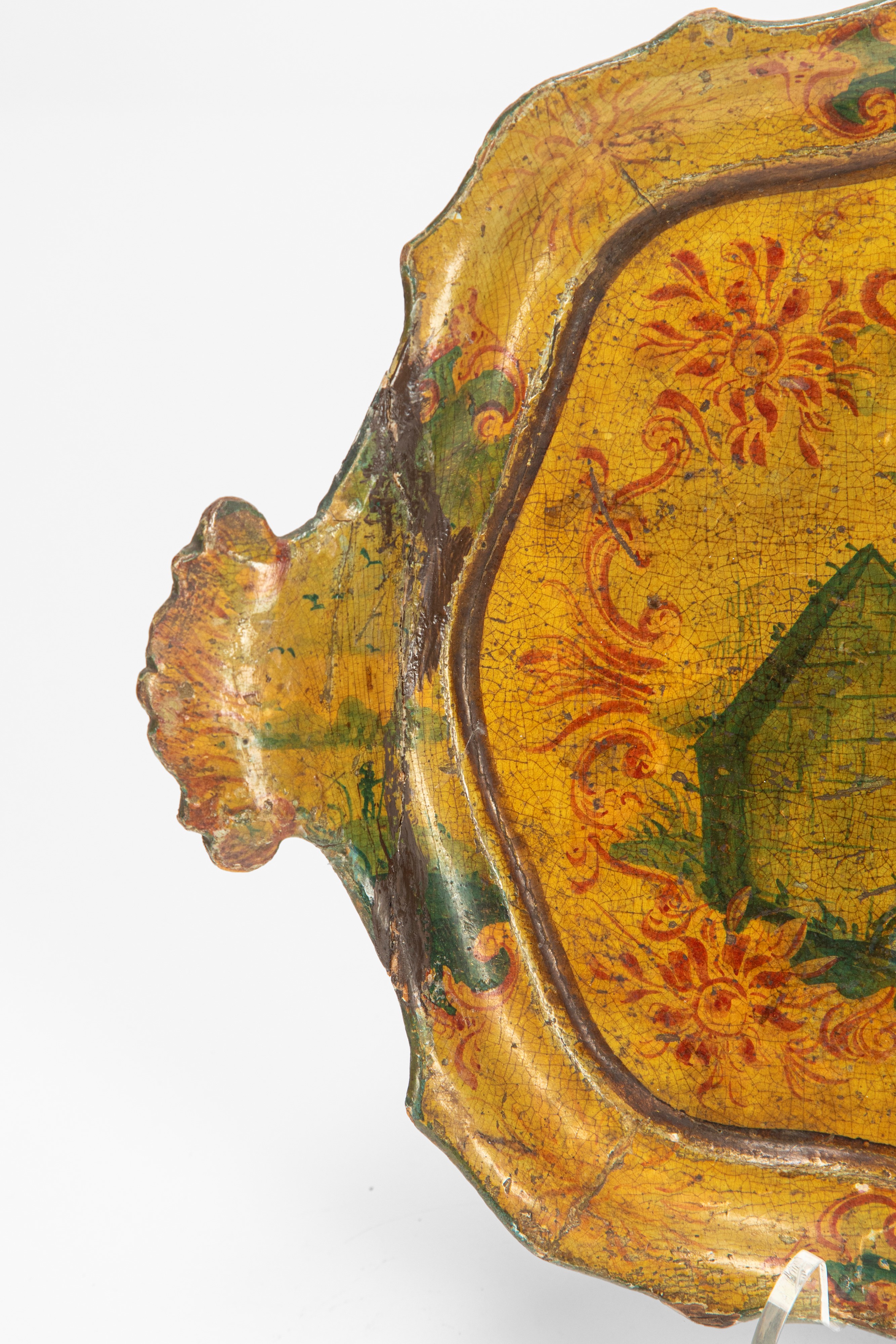 Venezia, vassoio biansato in legno laccato, decorazione a paesaggio e cornice rocaille (secolo XV...