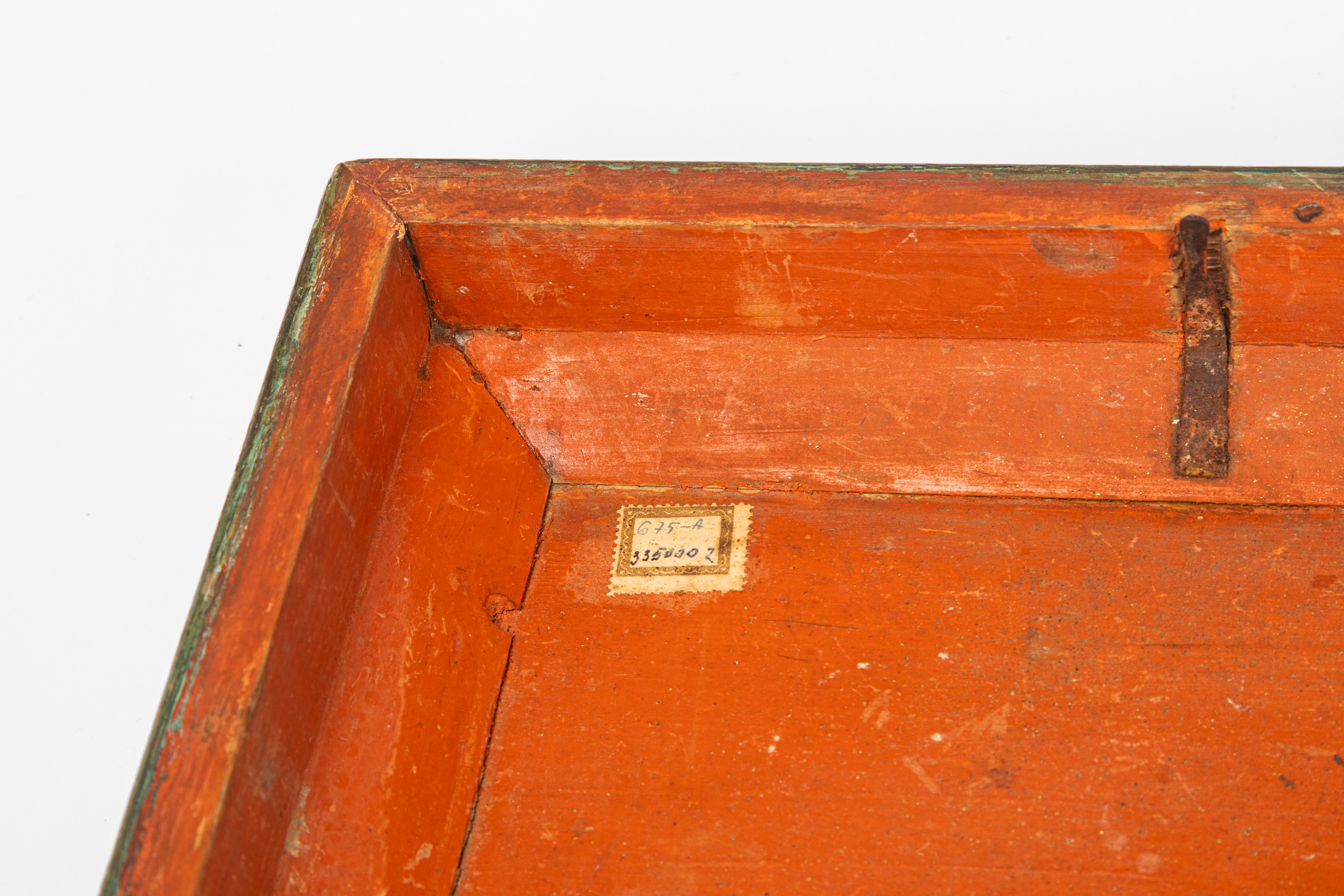 Scatola in legno laccato, decorazione floreale policroma, Venezia, secolo XVIII