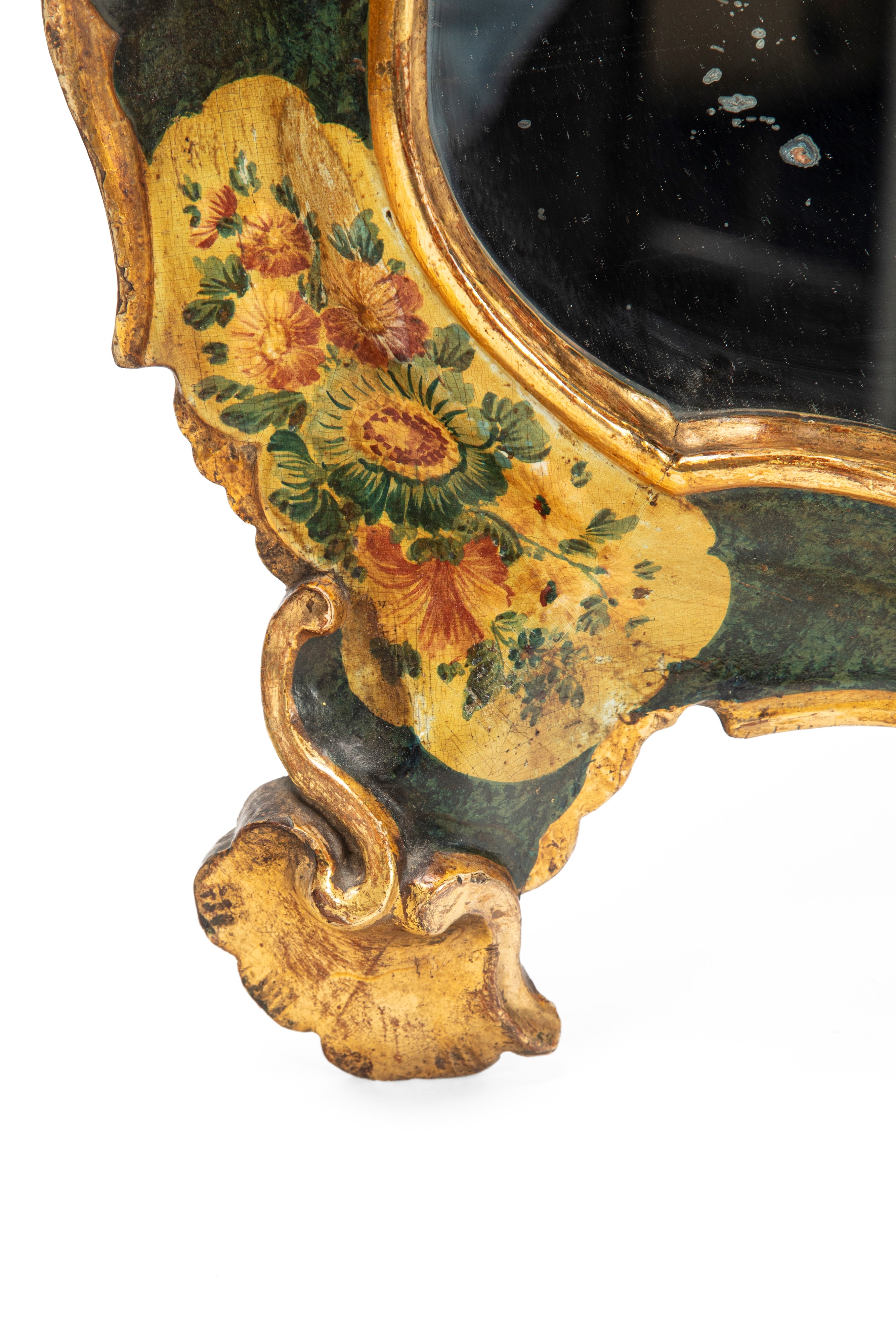 Specchiera veneziana del XVIII secolo, legno laccato a forma mossa