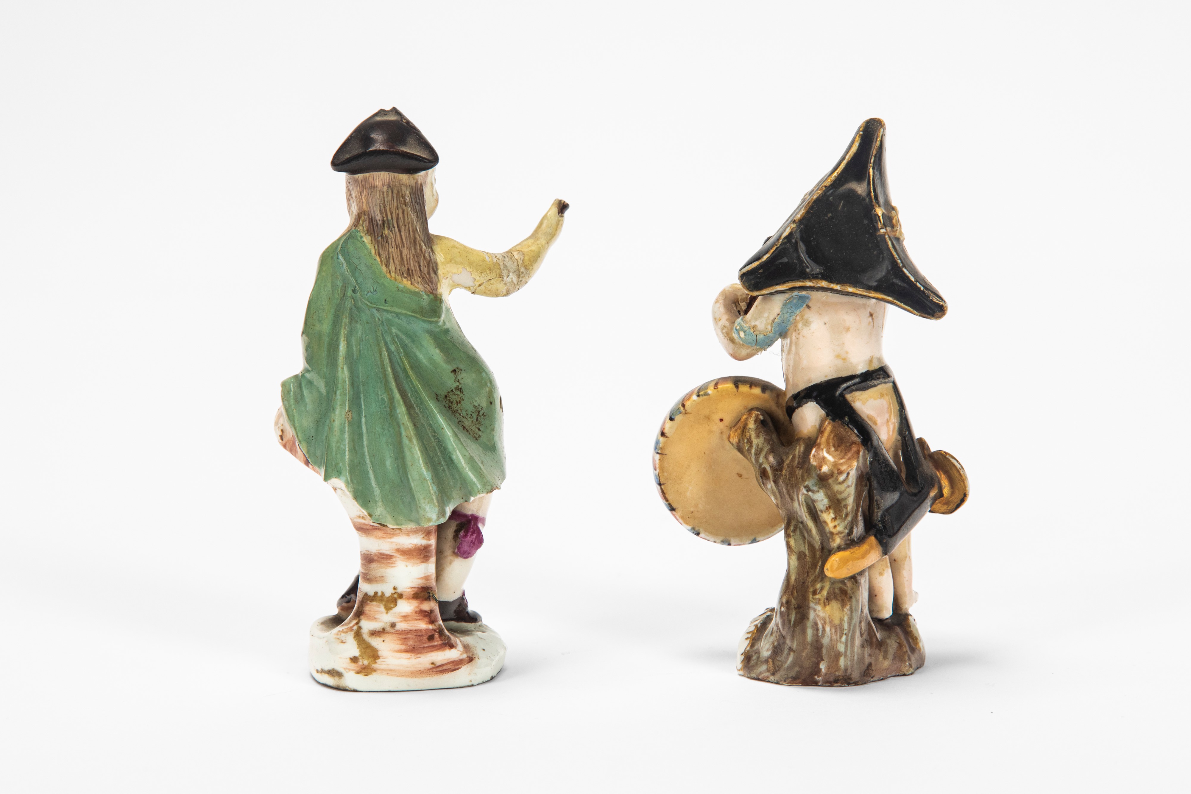 Manifattura di Meissen e Manifattura di Vienna, Due figure in porcellana policroma (XVIII secolo)
