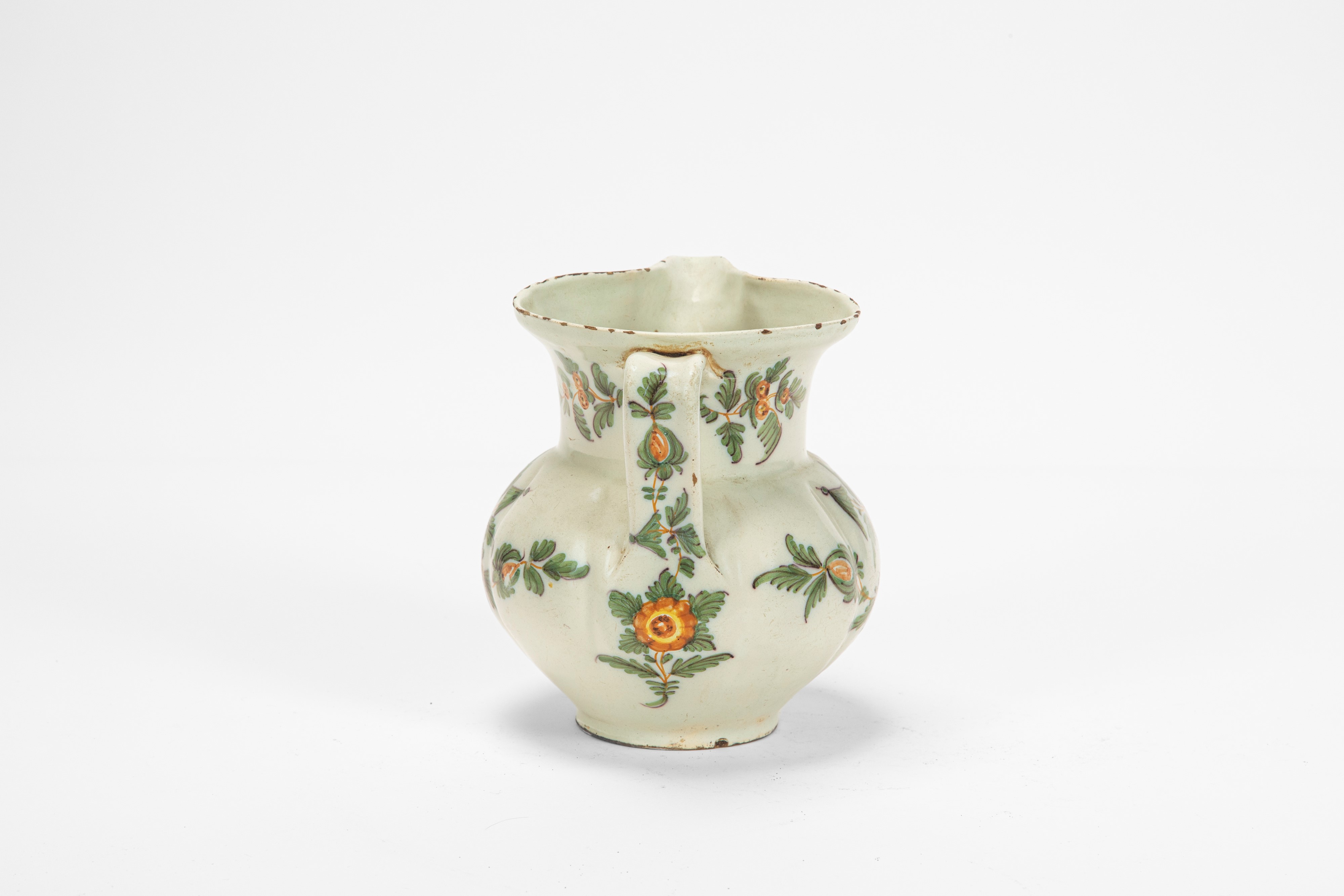 Antonibon, Brocca in maiolica policroma decorata “al blanser” con iscrizione commemorativa (Nove ...