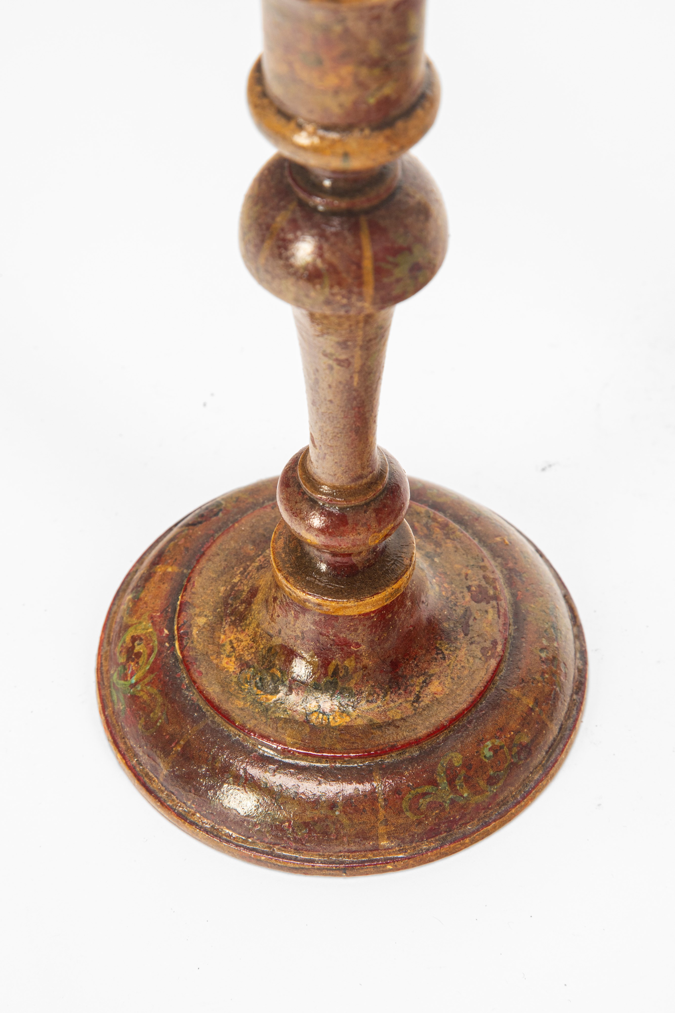 Coppia di candelieri, legno laccato policromo, Venezia, secolo XVIII