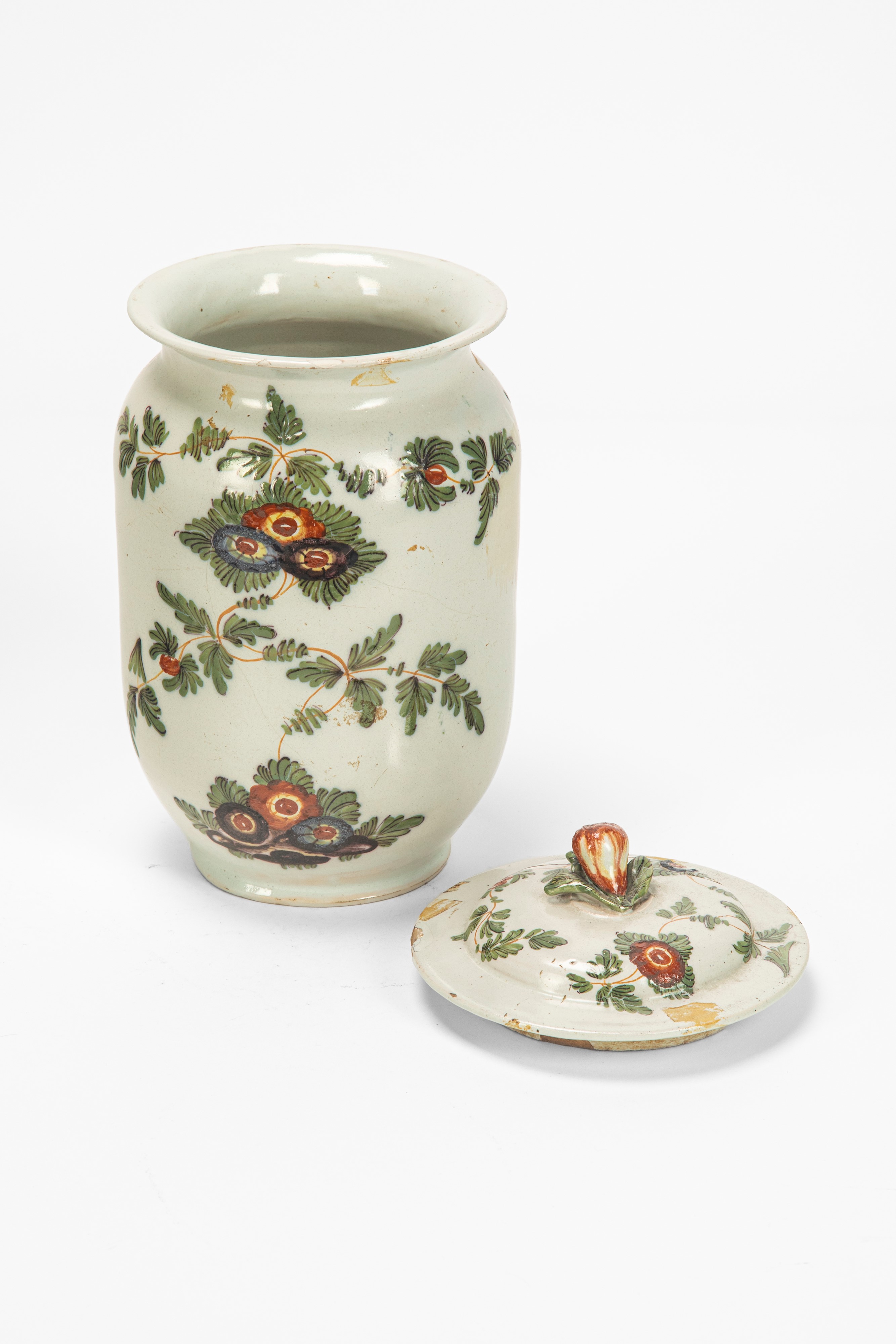 Antonibon, Vaso con coperchio e piatto mistilineo in maiolica policroma “al blanser”, secolo XVII...