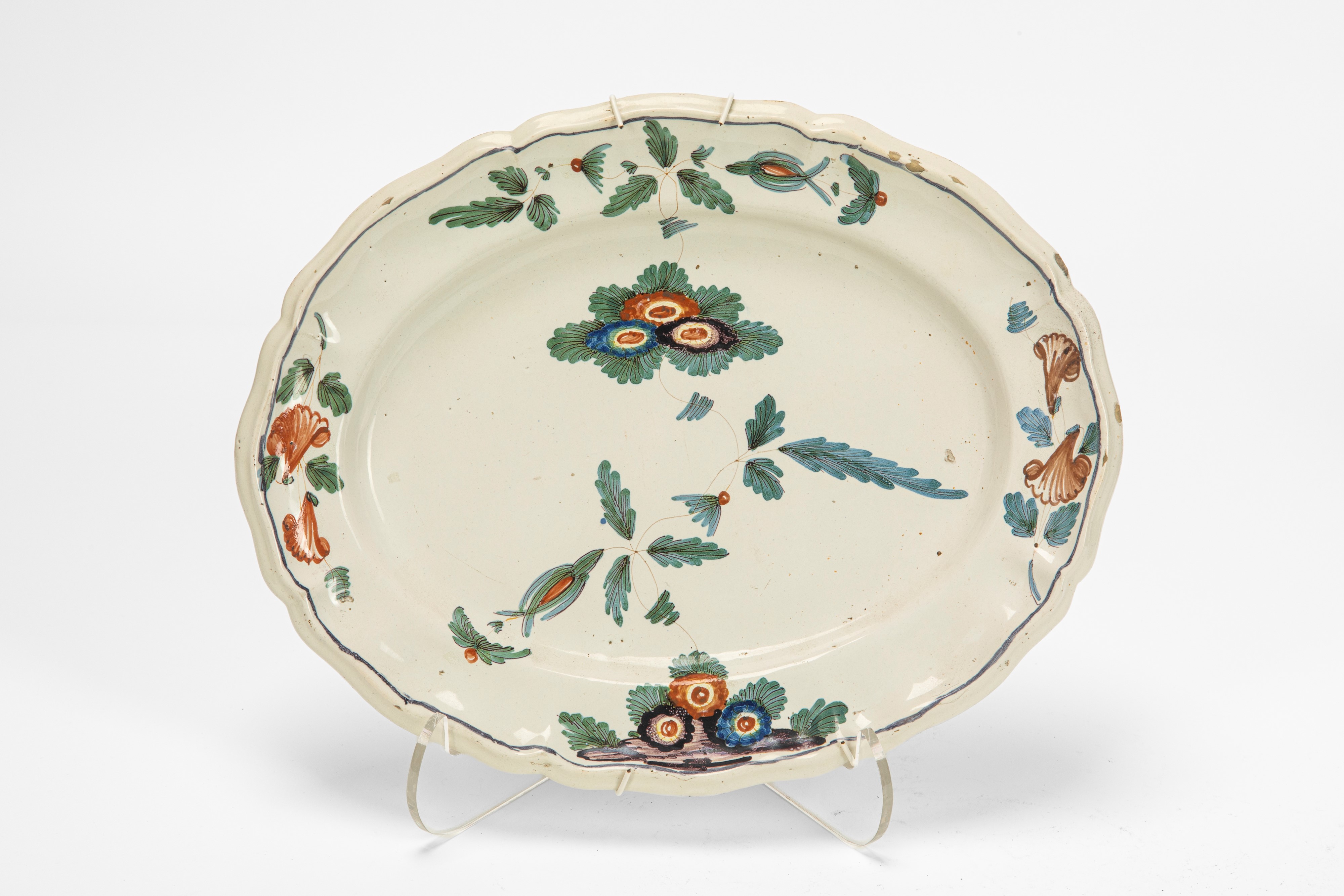 Antonibon, Vaso con coperchio e piatto mistilineo in maiolica policroma “al blanser”, secolo XVII...
