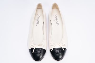 Ballerine, in pelle bianca con punte nere, misura 41