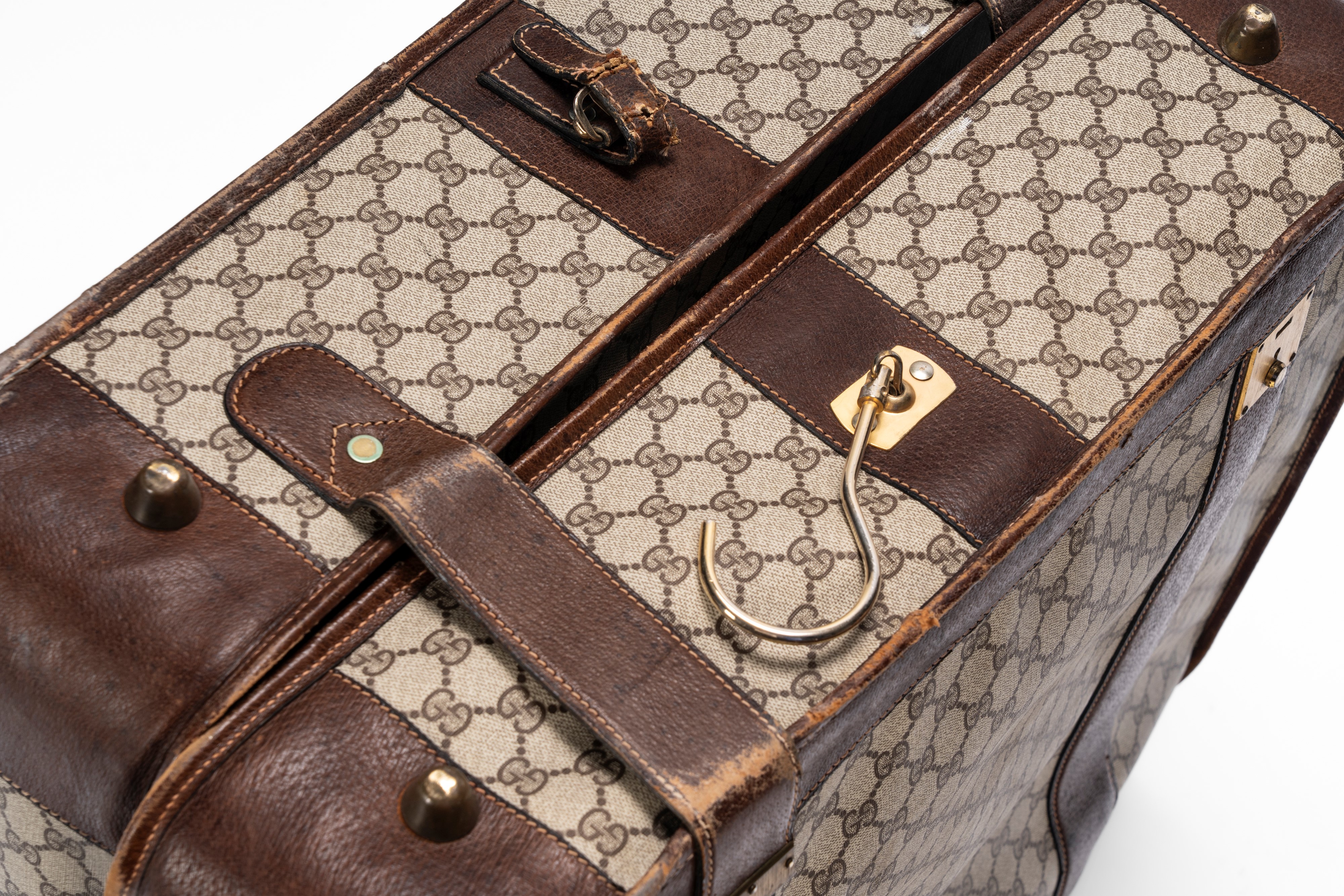 Gucci - Set di 3 valigie e porta abiti, in tela monogrammata plastificata color beige