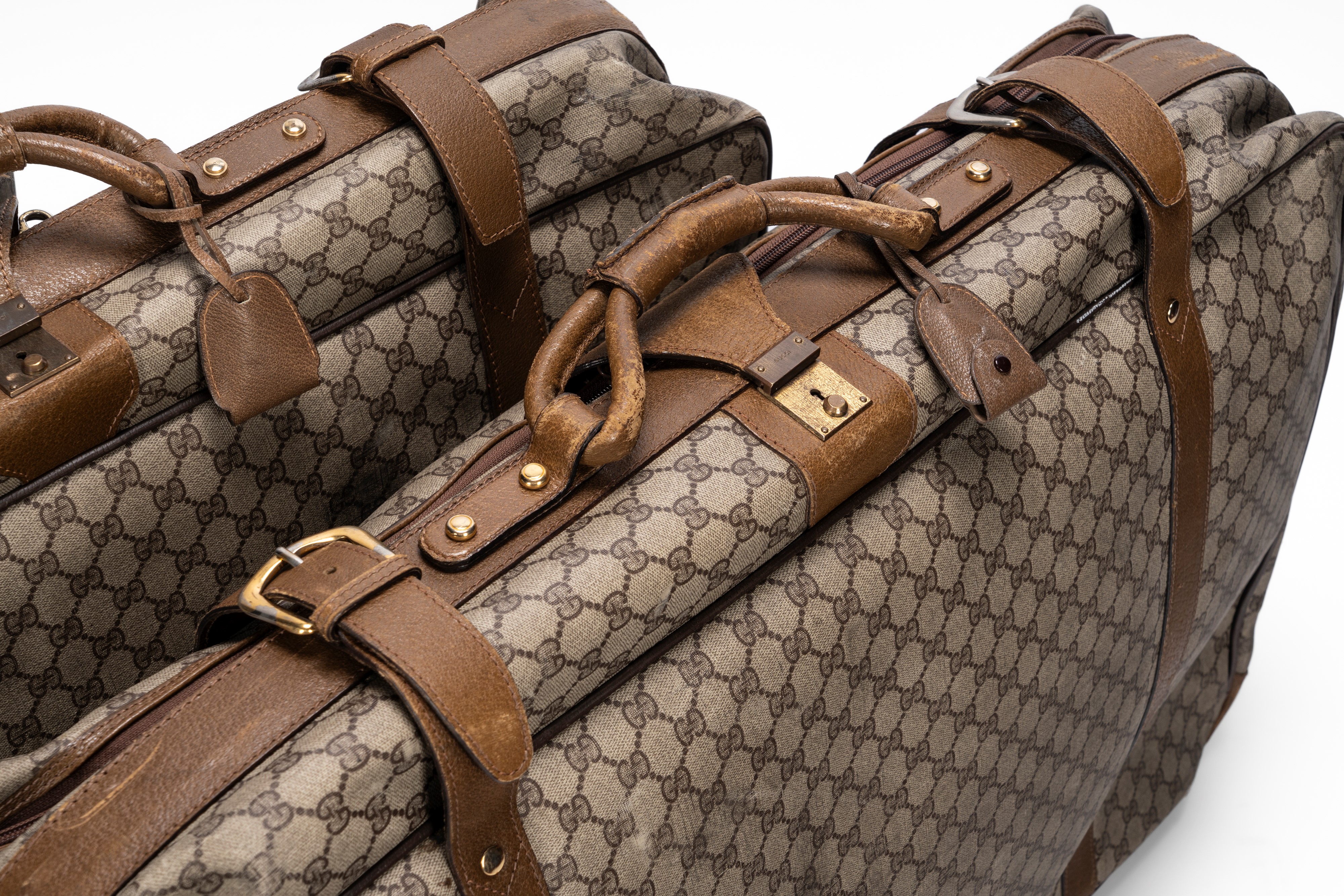 Gucci - Set di 3 valigie e porta abiti, in tela monogrammata plastificata color beige