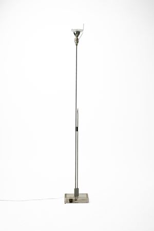 Lampada da terra modello 'Stand Up For Your Light'