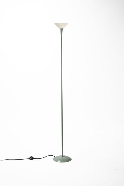 Lampada da terra modello “Nuova Segno Tre”