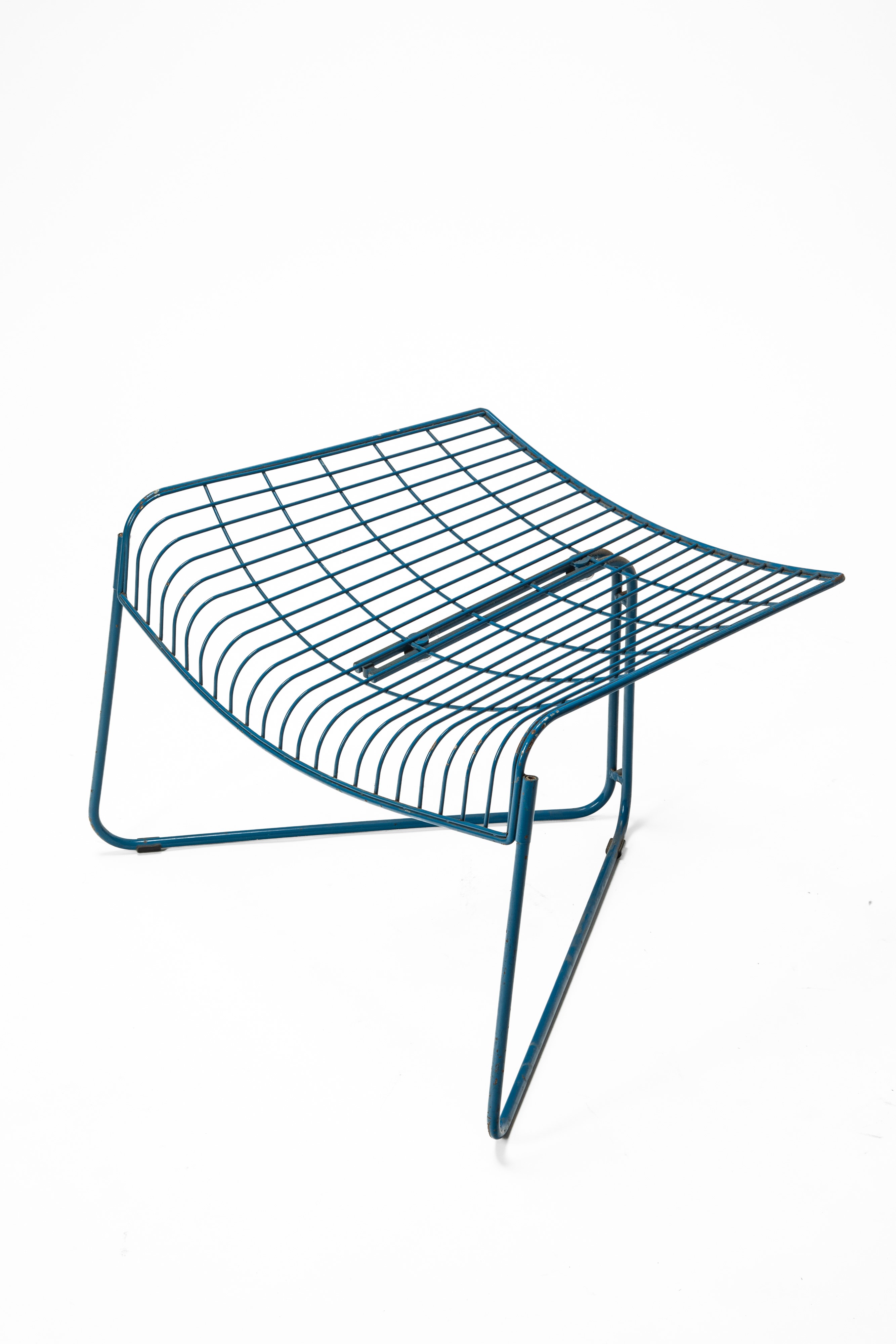 Giorgio Saporiti - Poltrona con pouf (metallo verniciato e tessuto), circa 2000