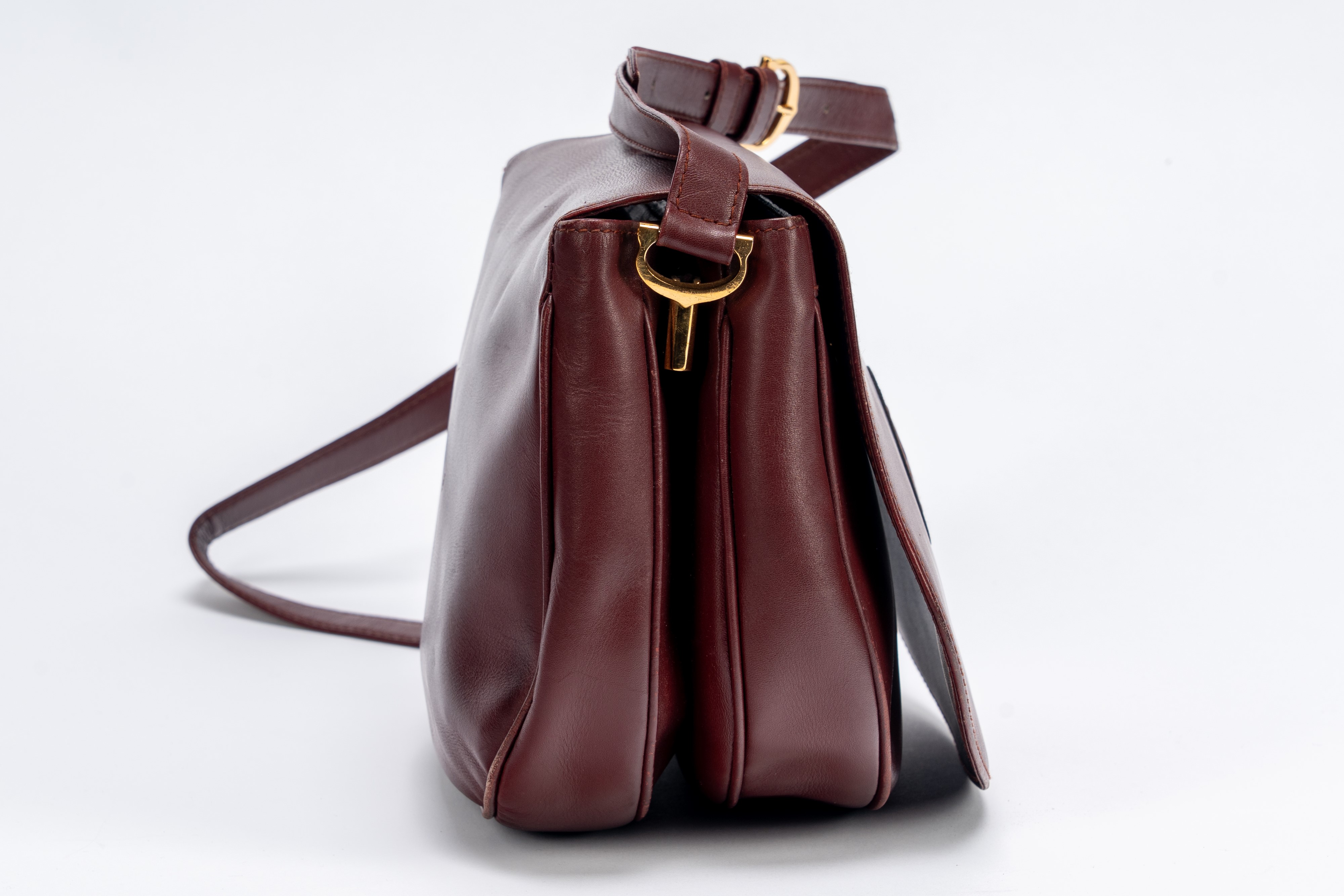 Must De Cartier - Borsa, in pelle burgundy con tracolla regolabile