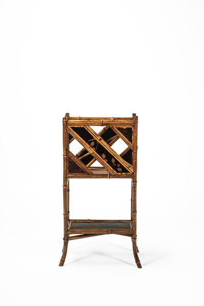 Porta riviste, ripiano in bambù e legno laccato decorato a uccelli e motivi floreali