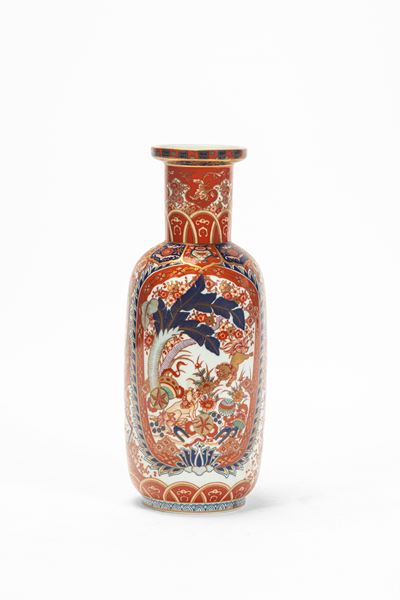 Vista Alegre, Vaso in porcellana policroma con decoro all’orientale