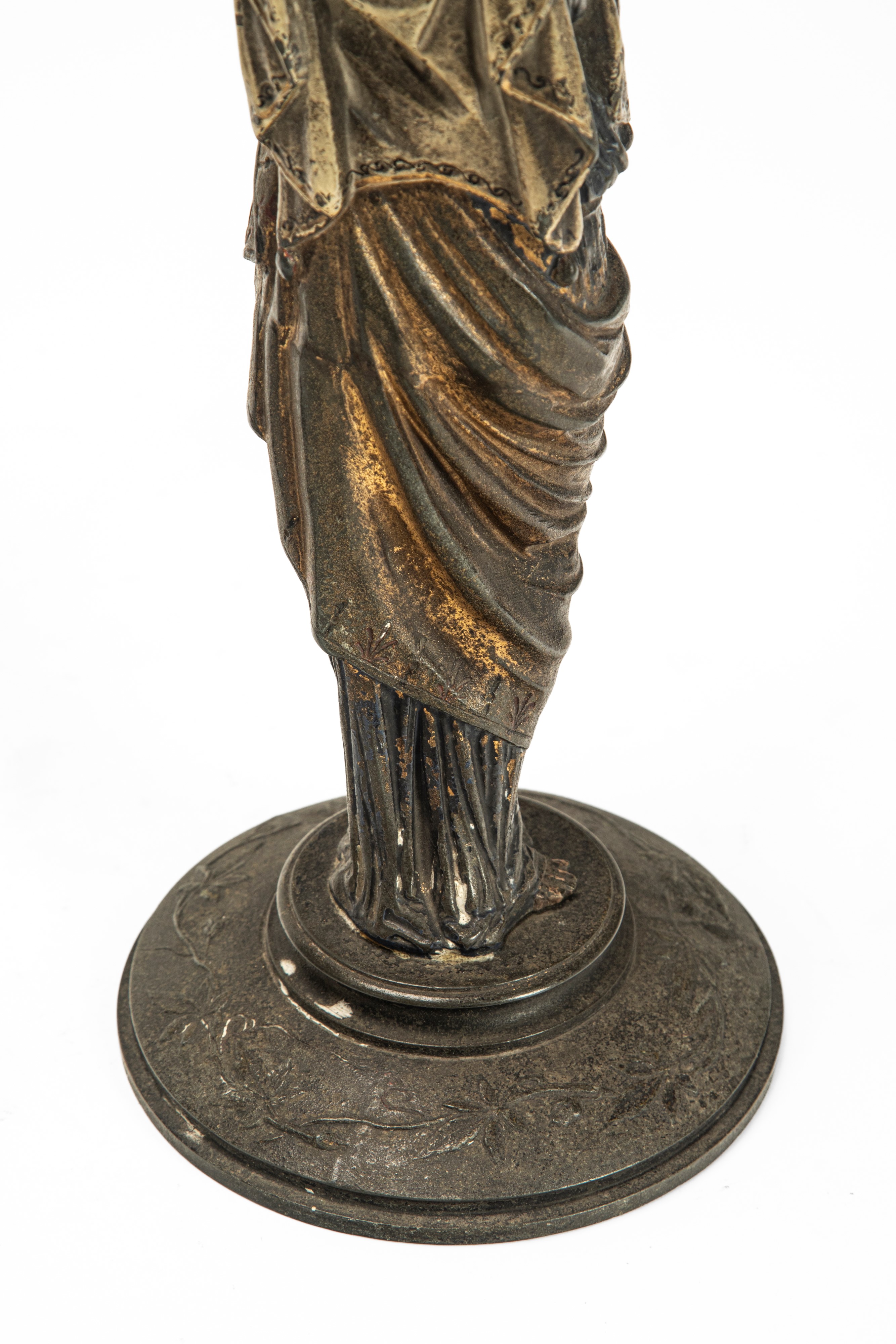 Coppia di candelieri a figure femminili panneggiate, metallo laccato (fine secolo XIX)