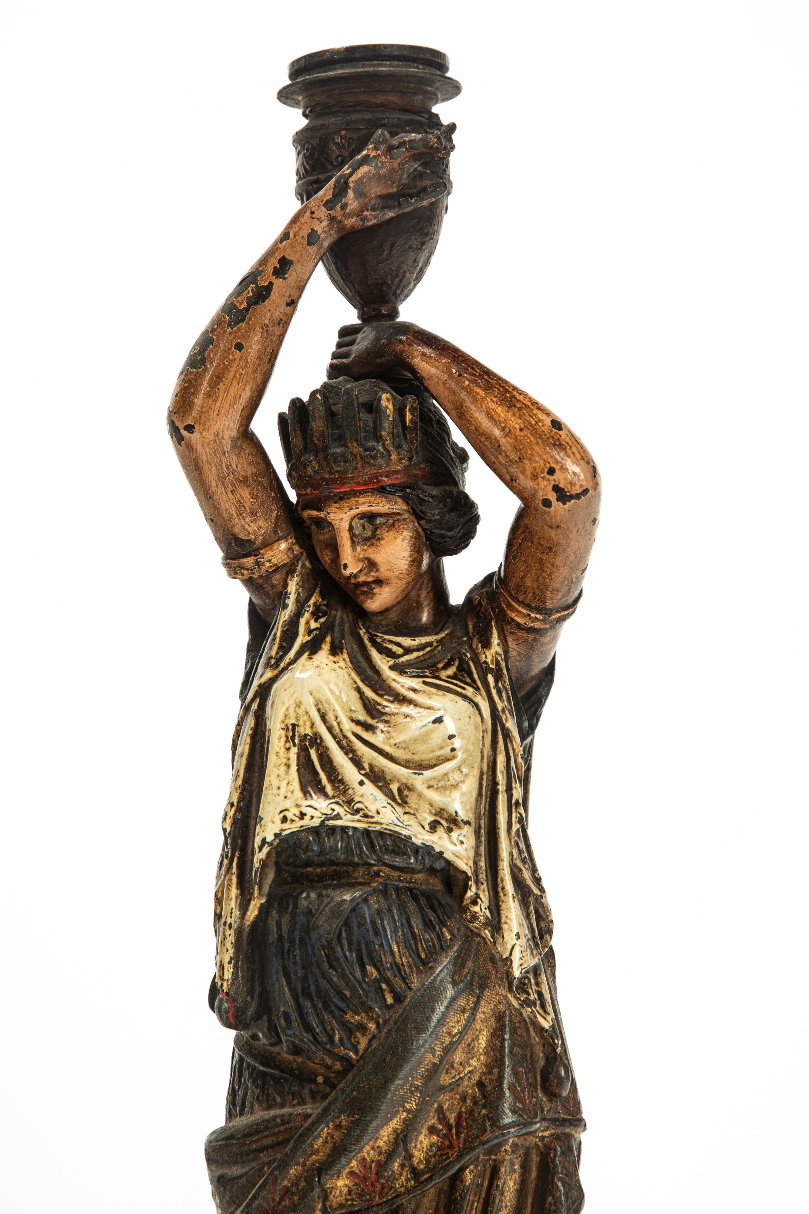Coppia di candelieri a figure femminili panneggiate, metallo laccato (fine secolo XIX)