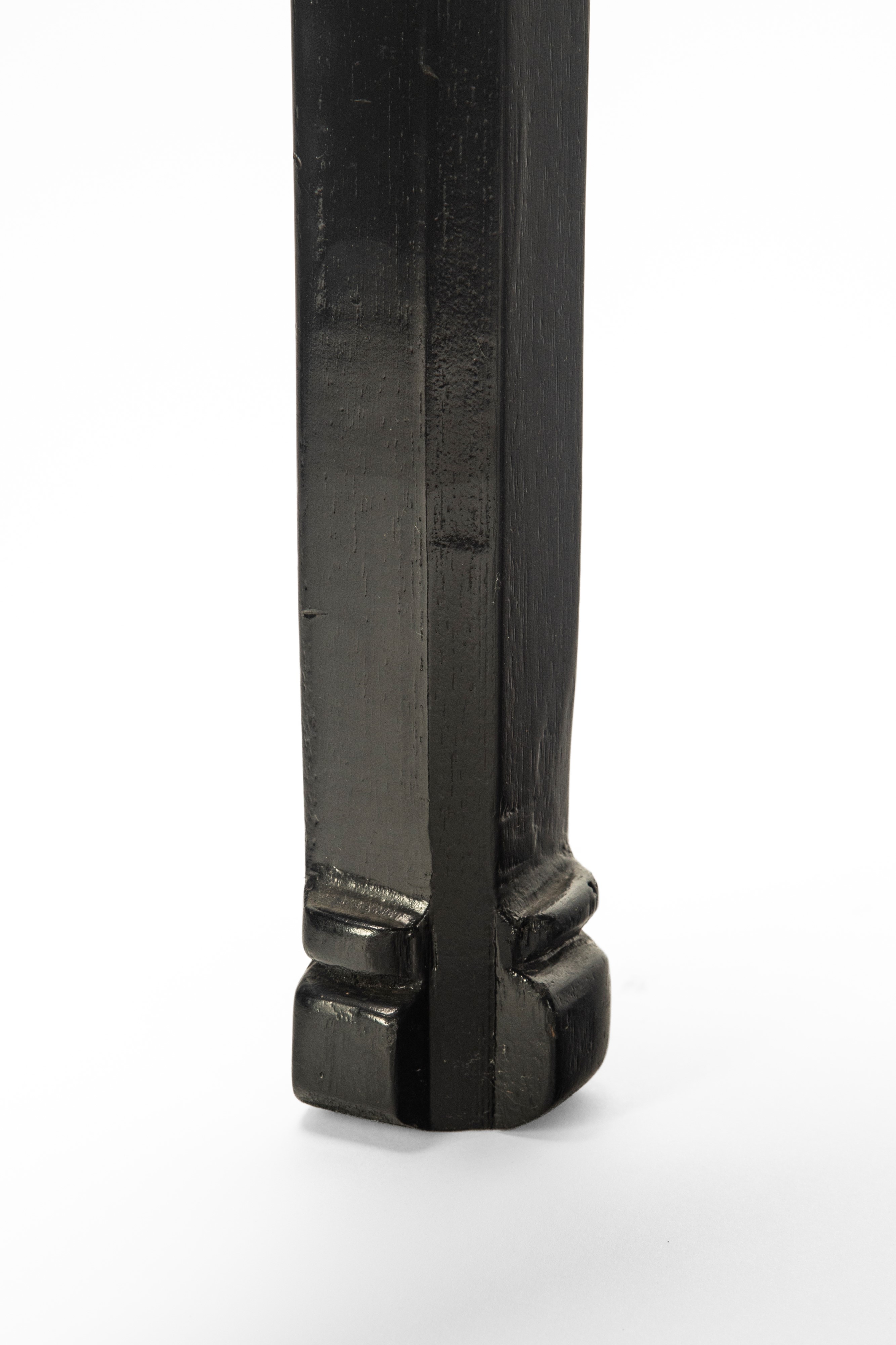 Manifattura orientale, Tavolino a vassoio in legno laccato con vassoio decorato (fine XIX-XX seco...