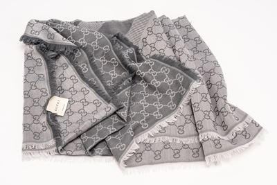 Grand foulard, in lana e seta (140 × 140 cm)