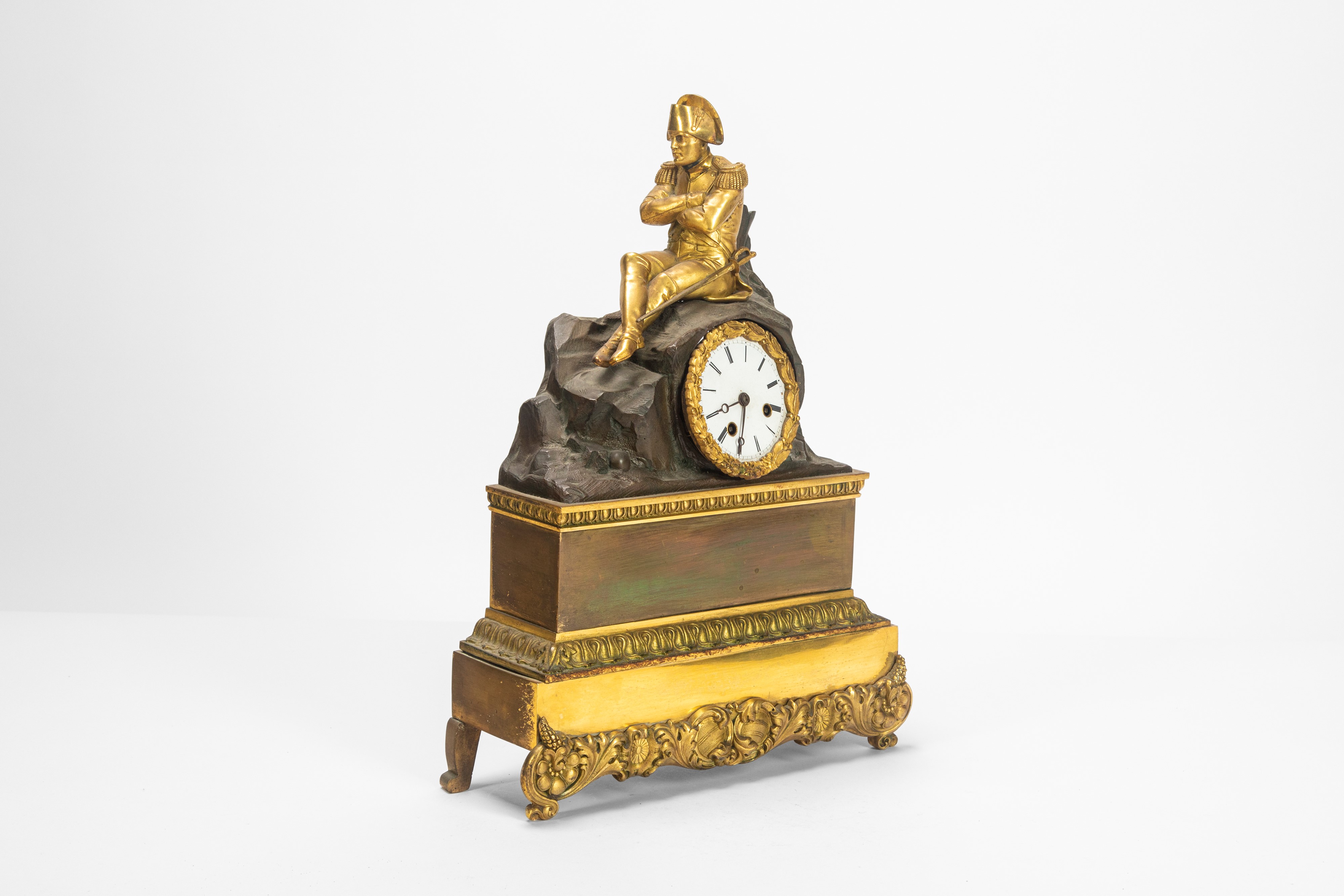 Pendola da tavolo in bronzo dorato e patinato con figura di Napoleone, sec. XIX