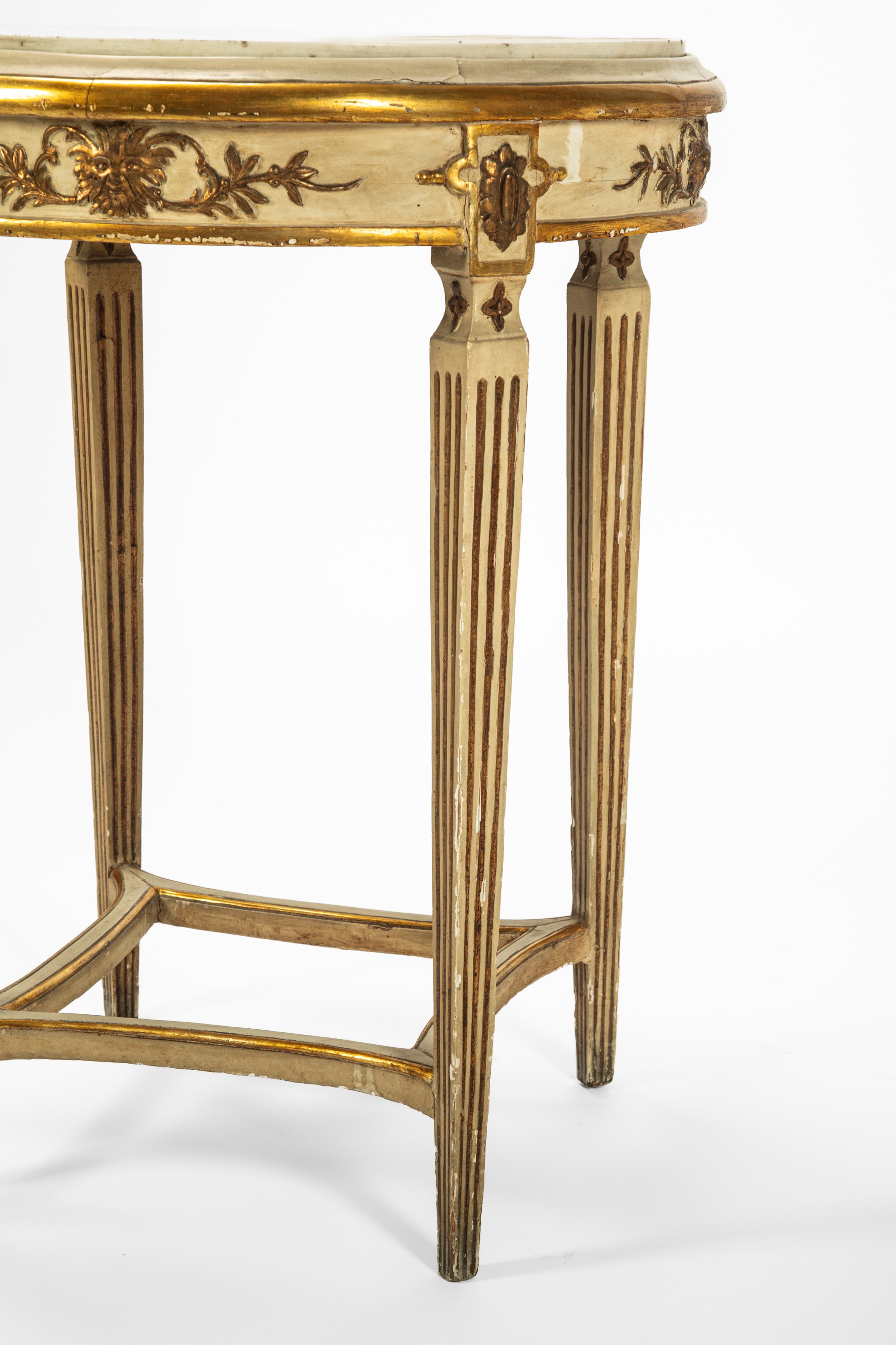 Tavolino, legno laccato e dorato con piano in marmo, fine secolo XVIII