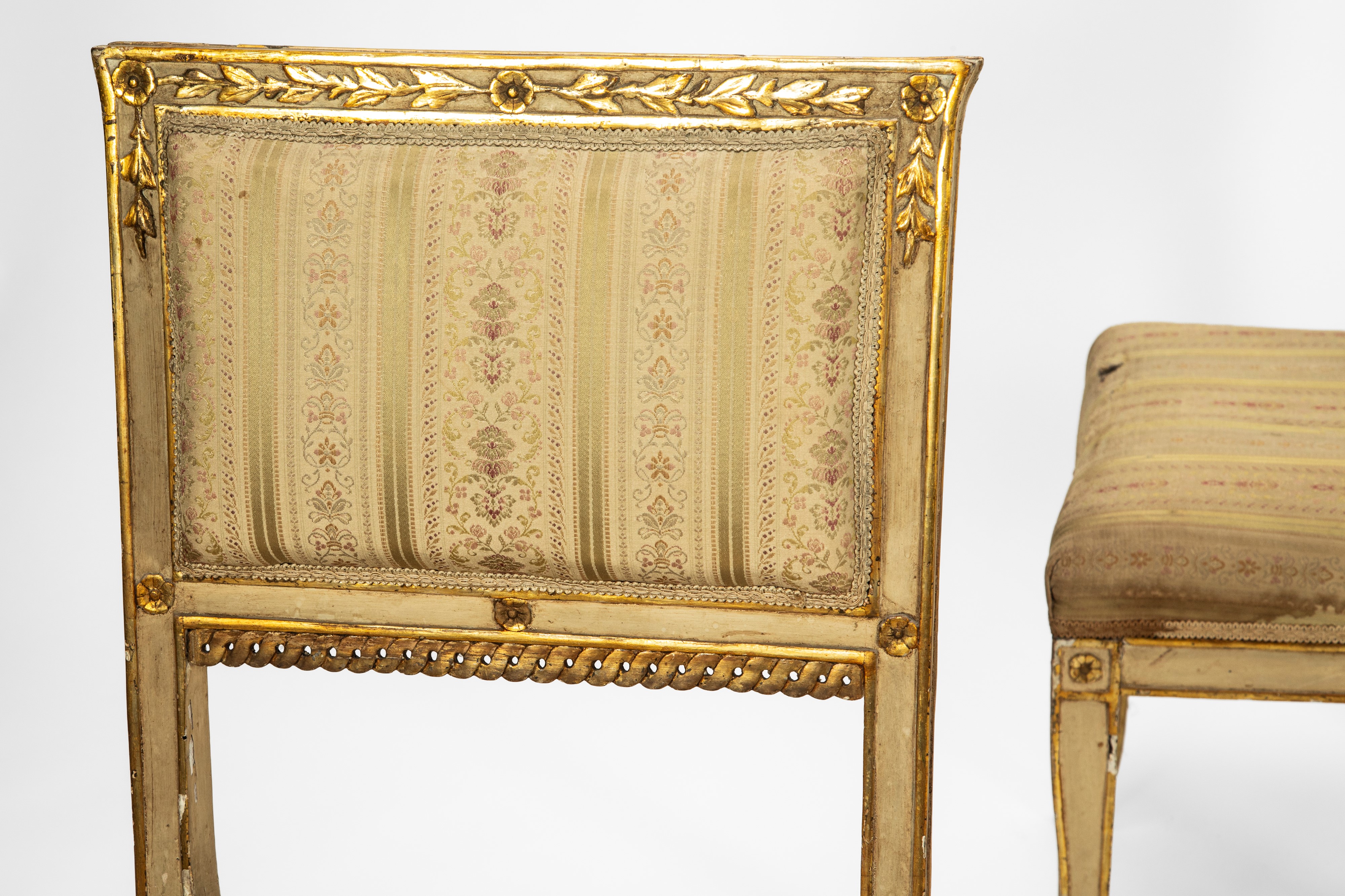 Quattro sedie, legno laccato e dorato, Secolo XIX