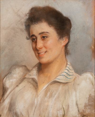 Ritratto di giovane donna sorridente